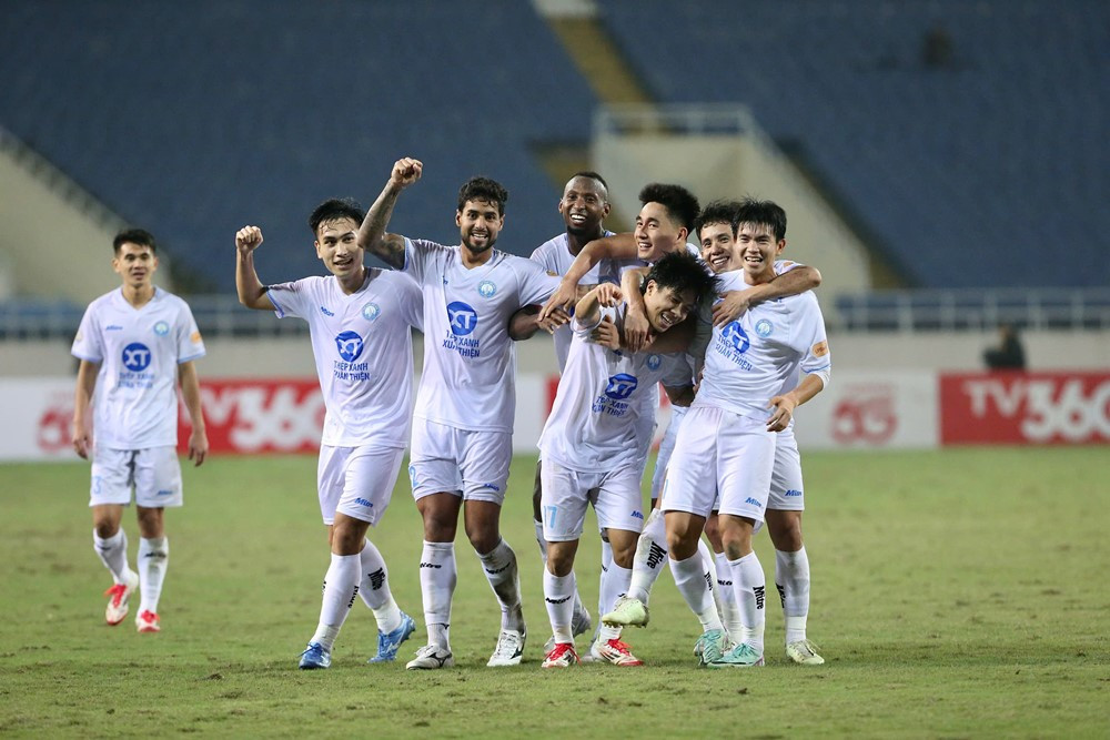 Chia tay giải ch&acirc;u &Aacute;, Nam Định khiến cả V-League e d&egrave;?- Ảnh 1.