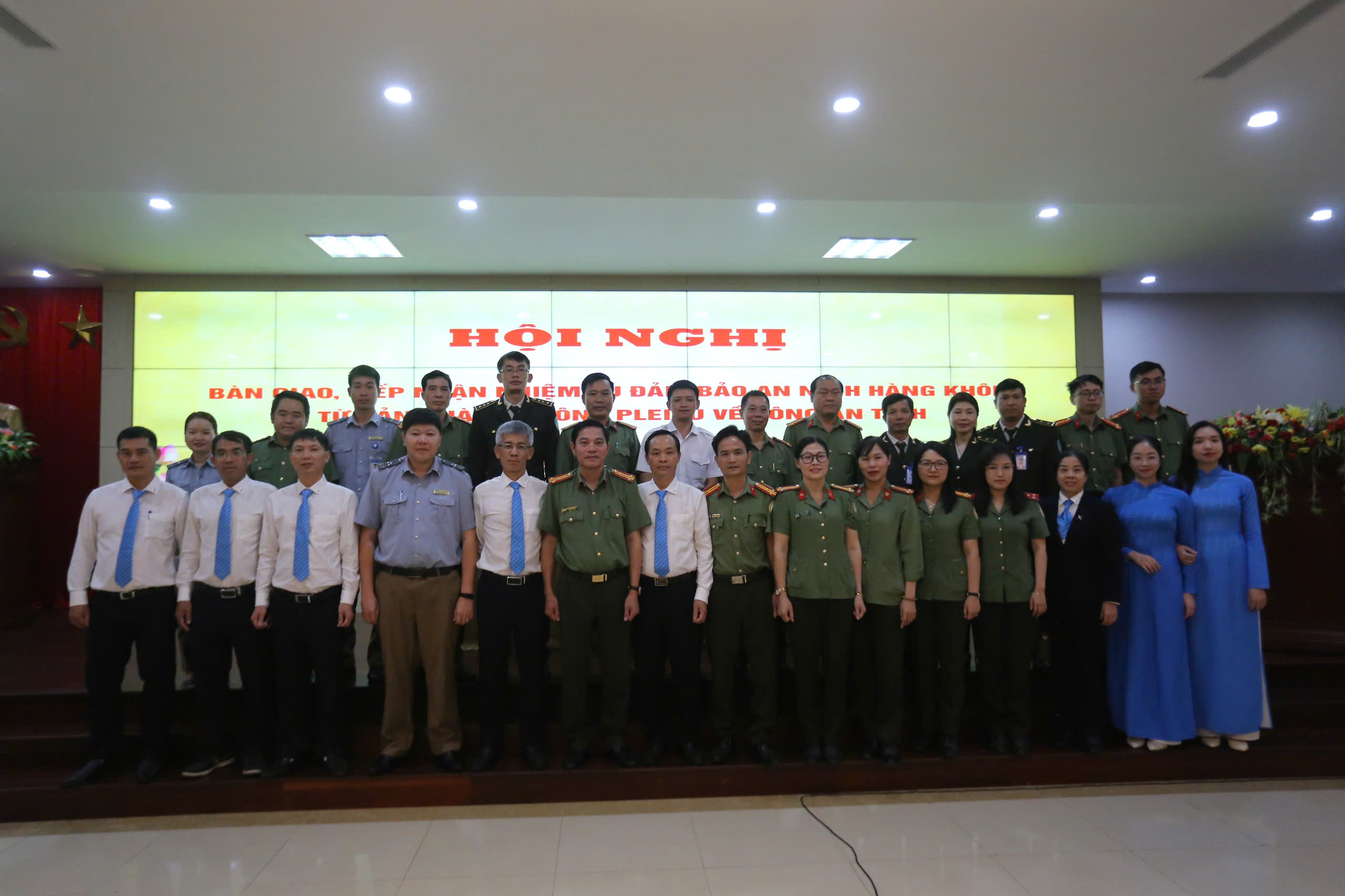 Chuyển giao nhiệm vụ đảm bảo an ninh h&agrave;ng kh&ocirc;ng tại s&acirc;n bay Pleiku- Ảnh 1.