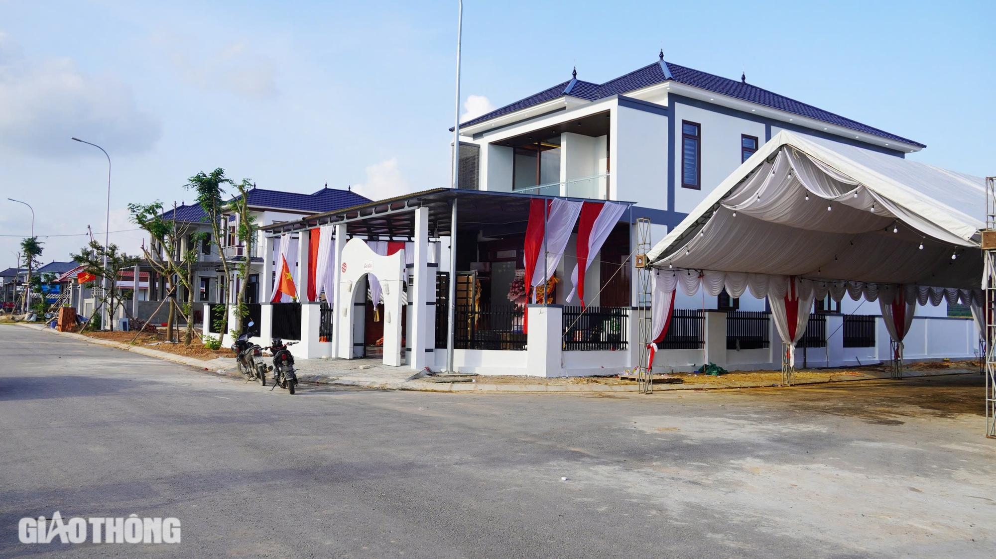 Người d&acirc;n Quảng B&igrave;nh vui Tết đ&oacute;n xu&acirc;n trong c&aacute;c căn nh&agrave; t&aacute;i định cư bạc tỷ- Ảnh 1.