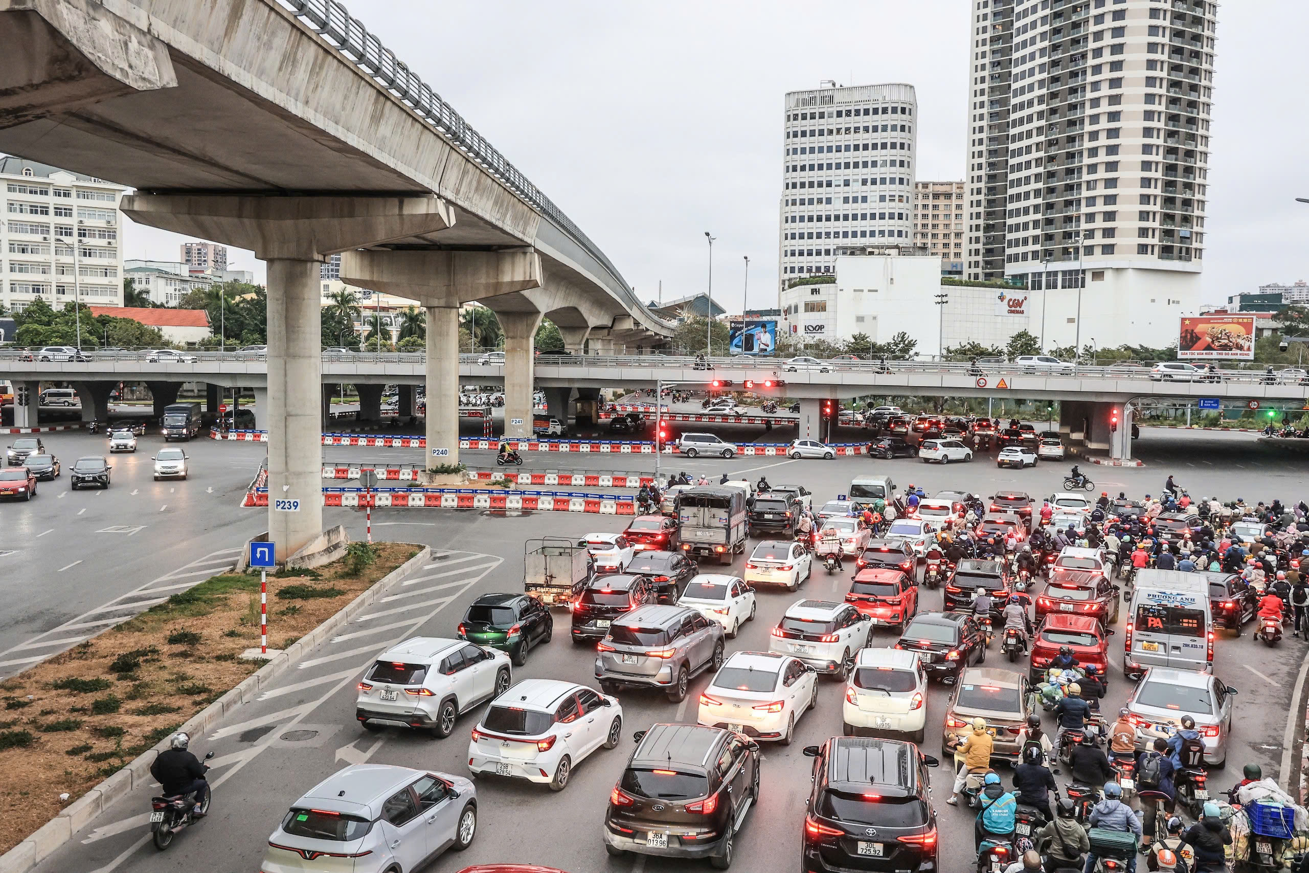 H&agrave; Nội th&ocirc;ng tho&aacute;ng bất ngờ sau kỳ nghỉ tết Nguy&ecirc;n đ&aacute;n Ất Tỵ- Ảnh 2.