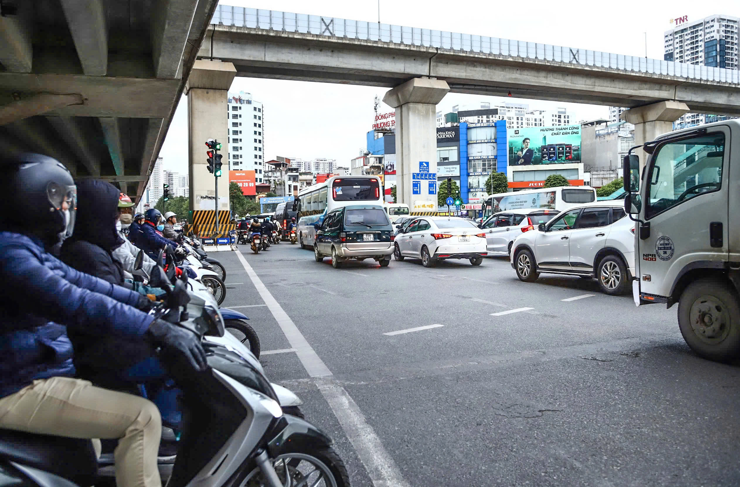 H&agrave; Nội th&ocirc;ng tho&aacute;ng bất ngờ sau kỳ nghỉ tết Nguy&ecirc;n đ&aacute;n Ất Tỵ- Ảnh 8.