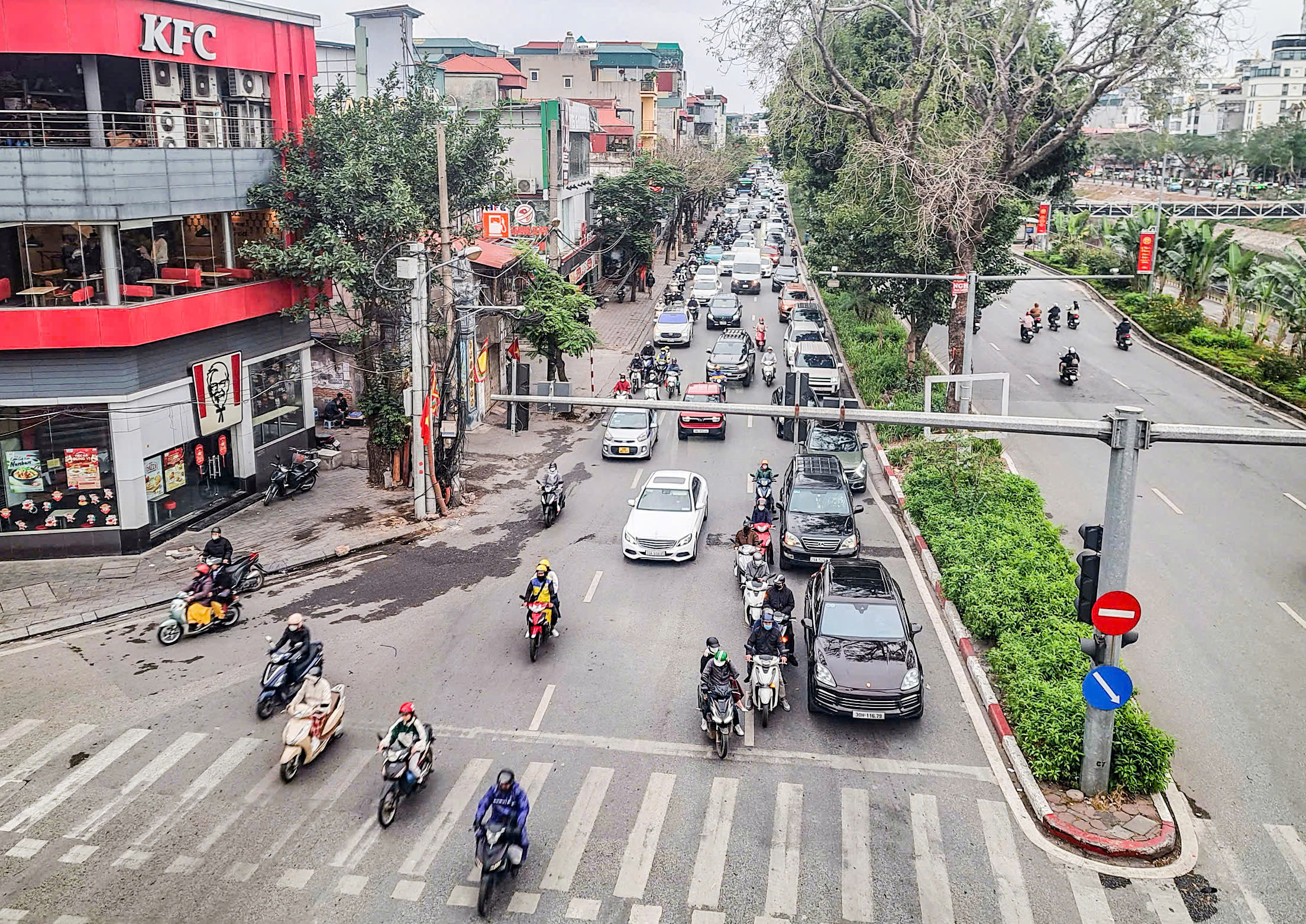 H&agrave; Nội th&ocirc;ng tho&aacute;ng bất ngờ sau kỳ nghỉ tết Nguy&ecirc;n đ&aacute;n Ất Tỵ- Ảnh 11.
