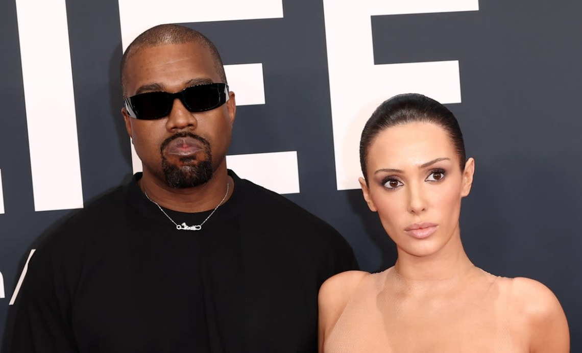 Vợ Kanye West g&acirc;y sốc tại thảm đỏ Grammy- Ảnh 1.