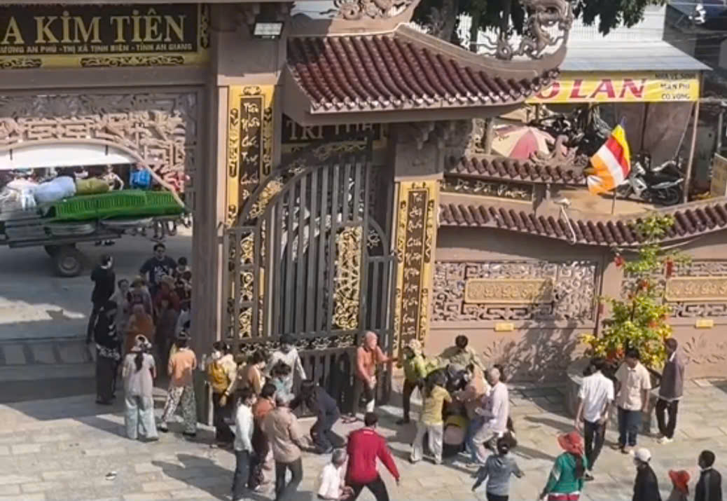 An Giang: Đi ch&ugrave;a đầu năm bị 50 người lạ mặt cướp t&agrave;i sản, g&acirc;y thương t&iacute;ch- Ảnh 1.