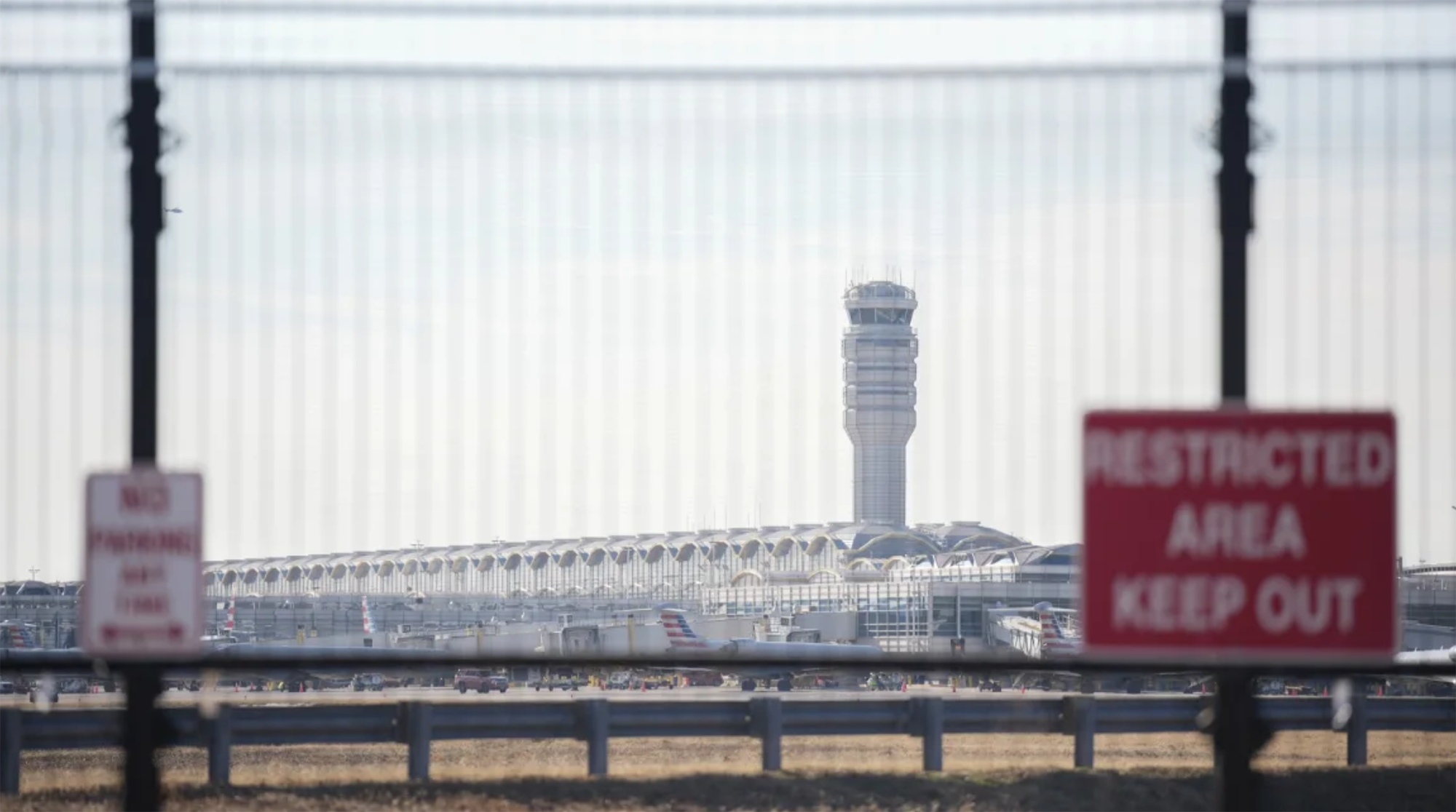 Mỹ thiếu trầm trọng nh&acirc;n sự kiểm so&aacute;t kh&ocirc;ng lưu- Ảnh 1.