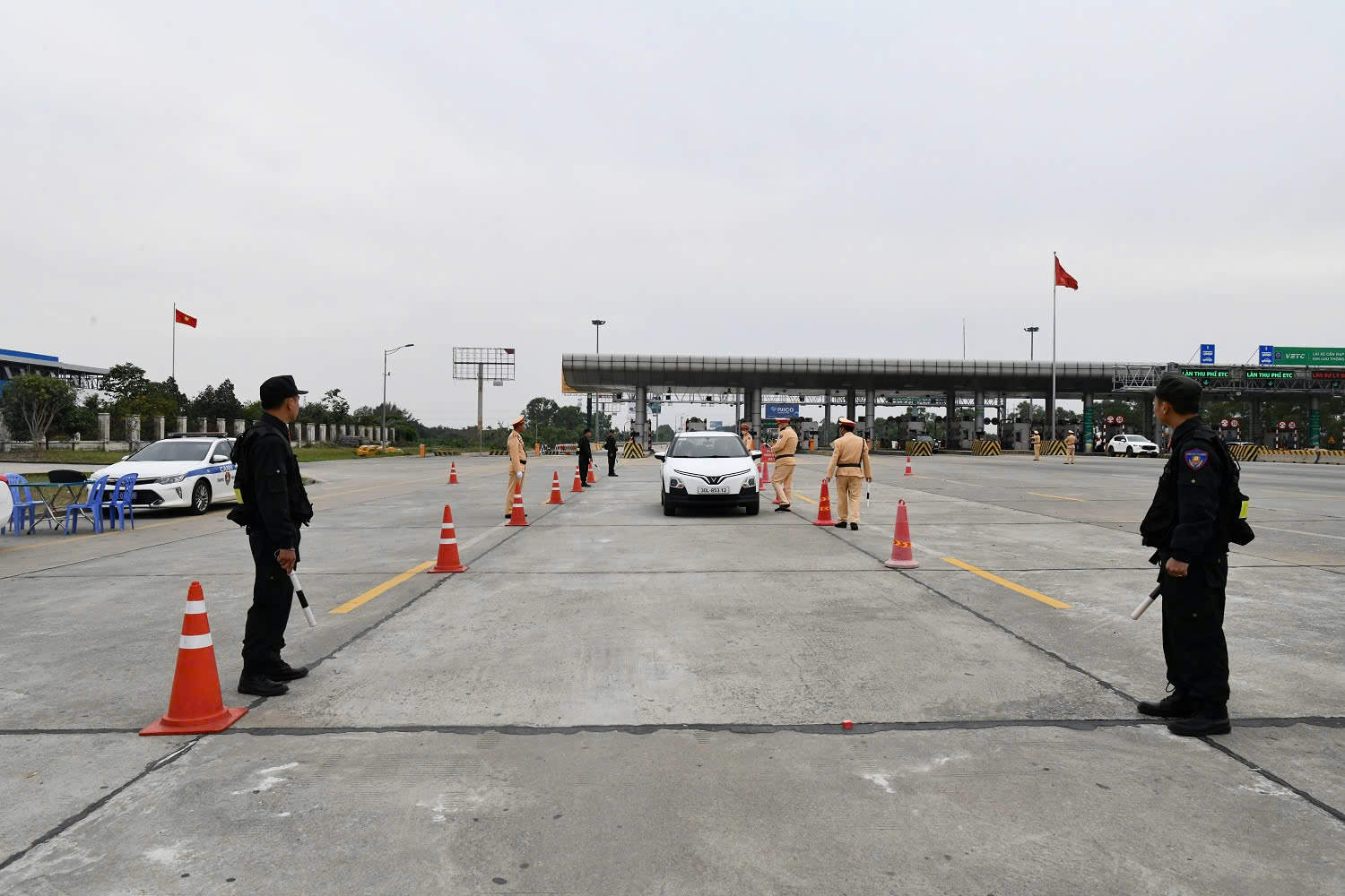 Xử l&yacute; 6 nh&oacute;m h&agrave;nh vi l&agrave; nguy&ecirc;n nh&acirc;n g&acirc;y TNGT xuy&ecirc;n suốt năm 2025- Ảnh 2.