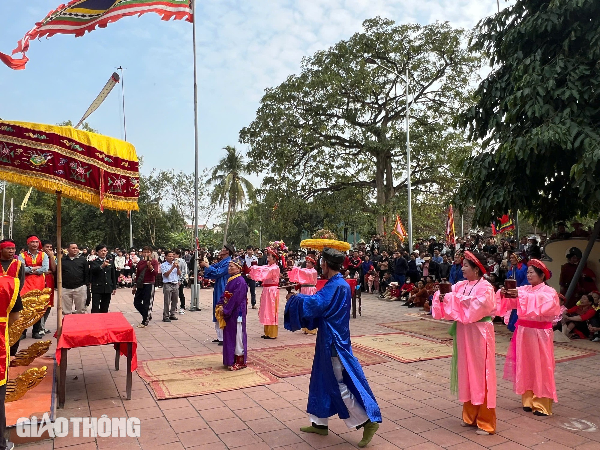 Độc đ&aacute;o lễ hội cướp phết B&agrave;n Giản 2025- Ảnh 1.