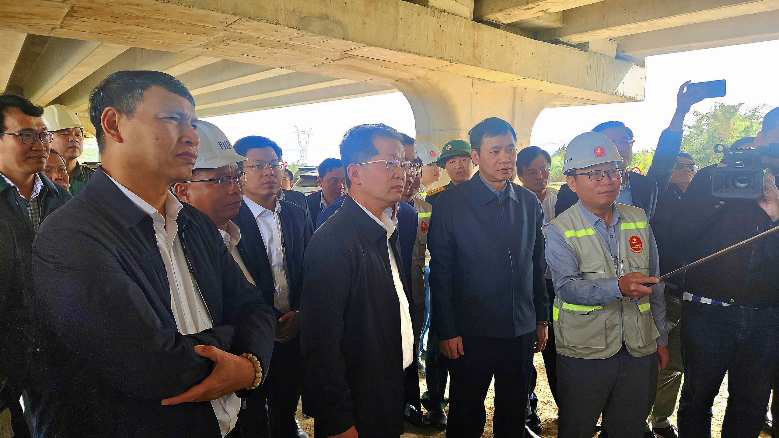 Sớm hoàn thiện GPMB, đưa cao tốc Hòa Liên - Túy Loan về đích đúng hẹn- Ảnh 1. Sớm hoàn thiện GPMB, đưa cao tốc Hòa Liên - Túy Loan về đích đúng hẹn- Ảnh 1.