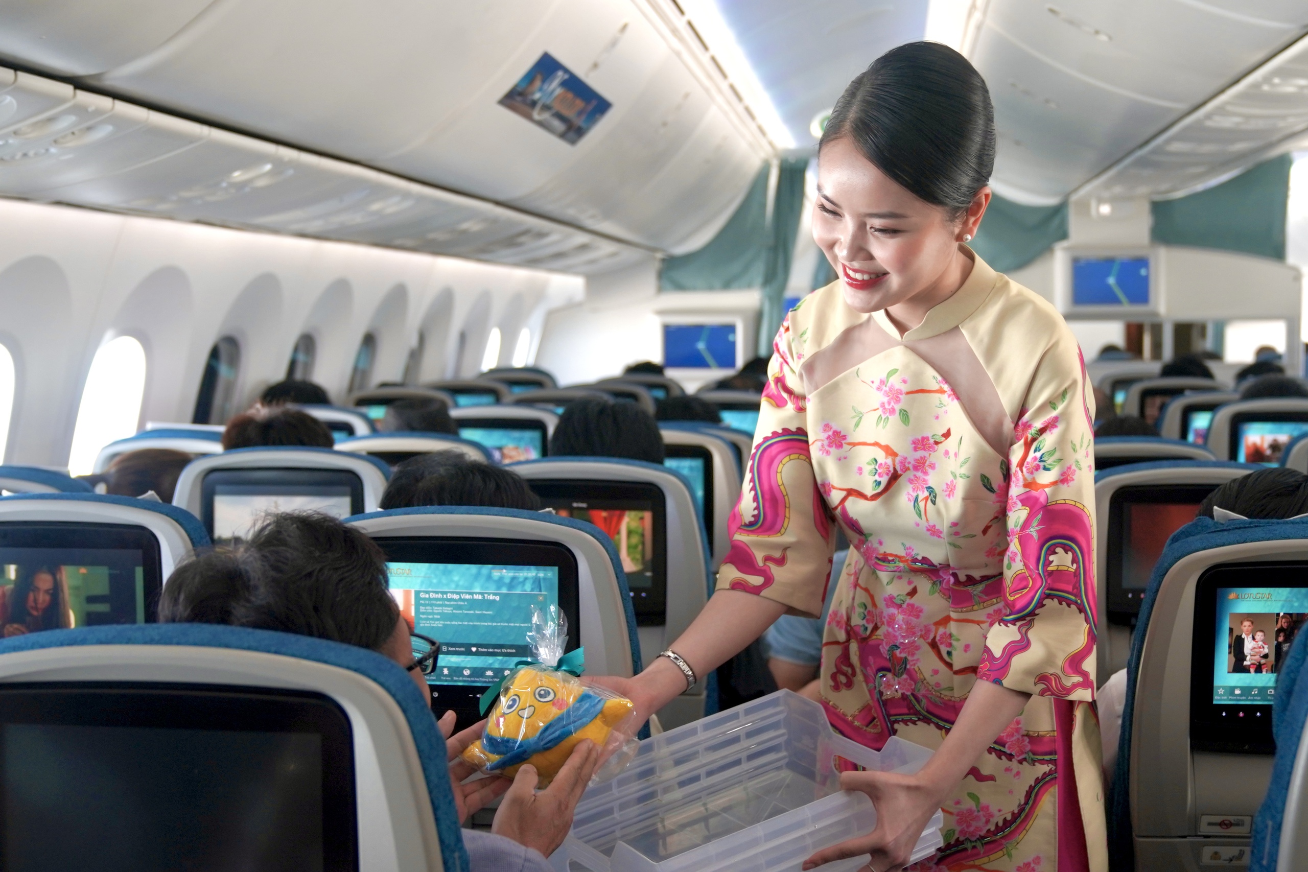 Vietnam Airlines vận chuyển gần 2,4 triệu lượt kh&aacute;ch dịp Tết Nguy&ecirc;n đ&aacute;n 2025- Ảnh 1.