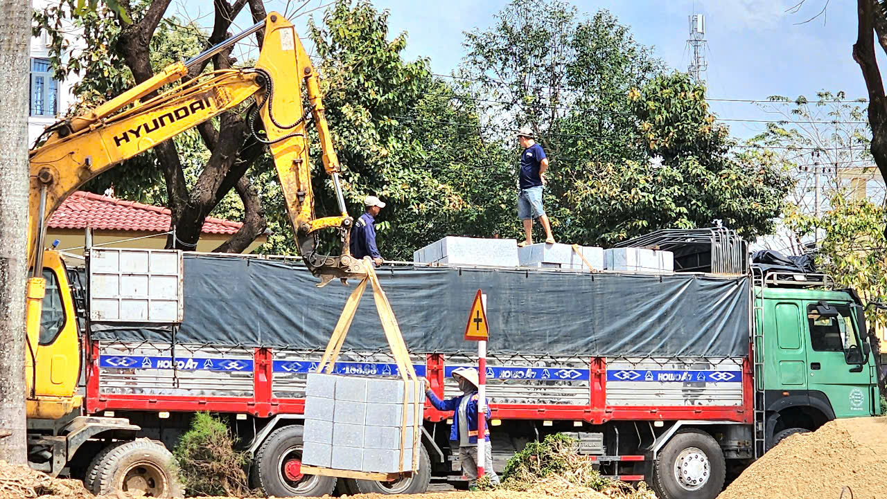 Đua tiến độ dự &aacute;n trăm tỷ n&acirc;ng tầm trung t&acirc;m TP Quảng Ng&atilde;i- Ảnh 9.