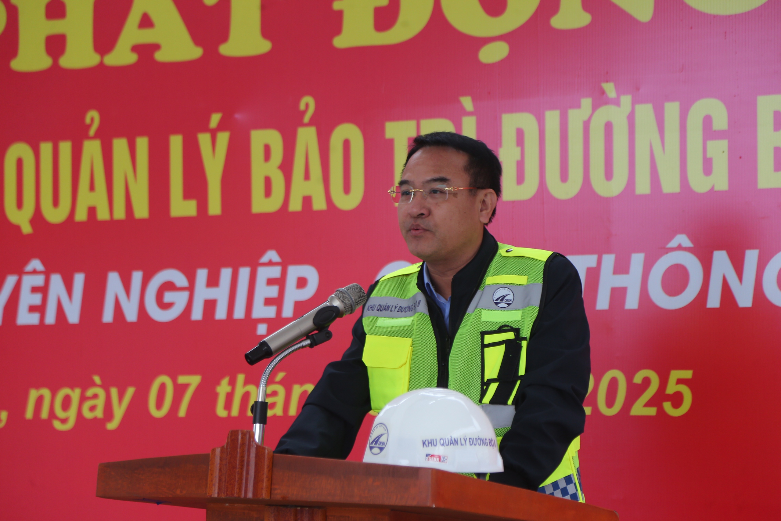 Bảo tr&igrave; đường bộ g&oacute;p phần ph&aacute;t triển kinh tế- Ảnh 3.