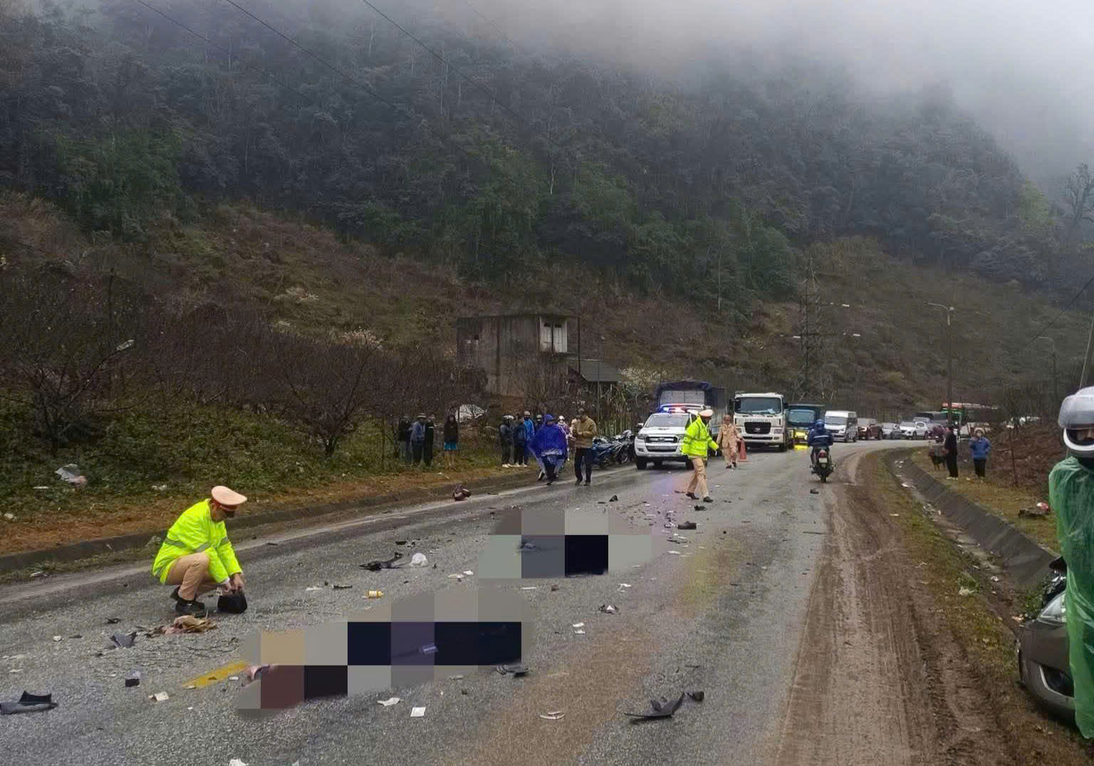 Đ&ocirc;i nam nữ tử vong sau va chạm với &ocirc; t&ocirc; ở Sơn La- Ảnh 1.