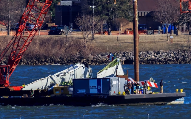 T&igrave;nh tiết bất thường vụ trực thăng qu&acirc;n đội Mỹ va chạm m&aacute;y bay American Airlines