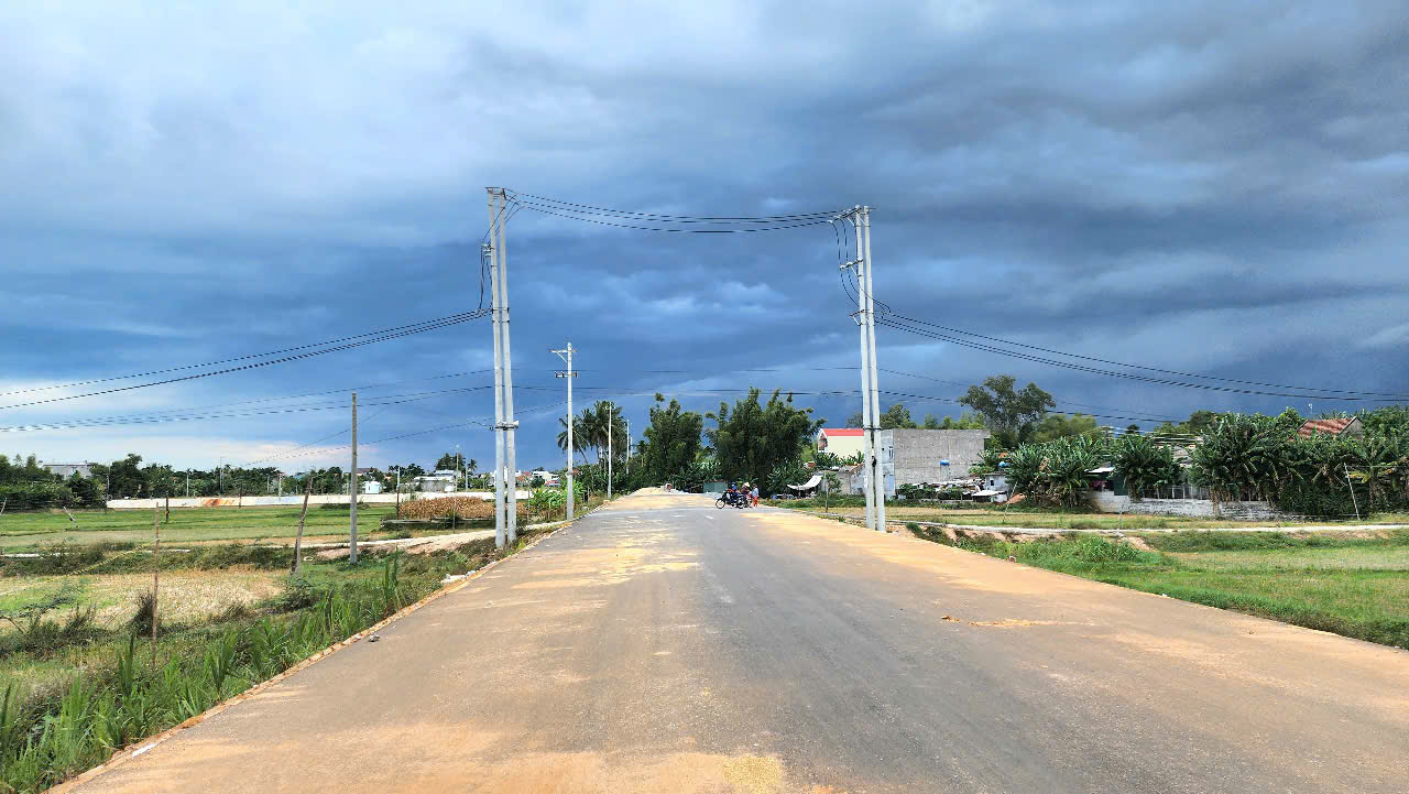 Thủ tướng: "Qua s&ocirc;ng bắc cầu, qua ruộng đổ đất" l&agrave;m nhanh đường ven biển- Ảnh 4.