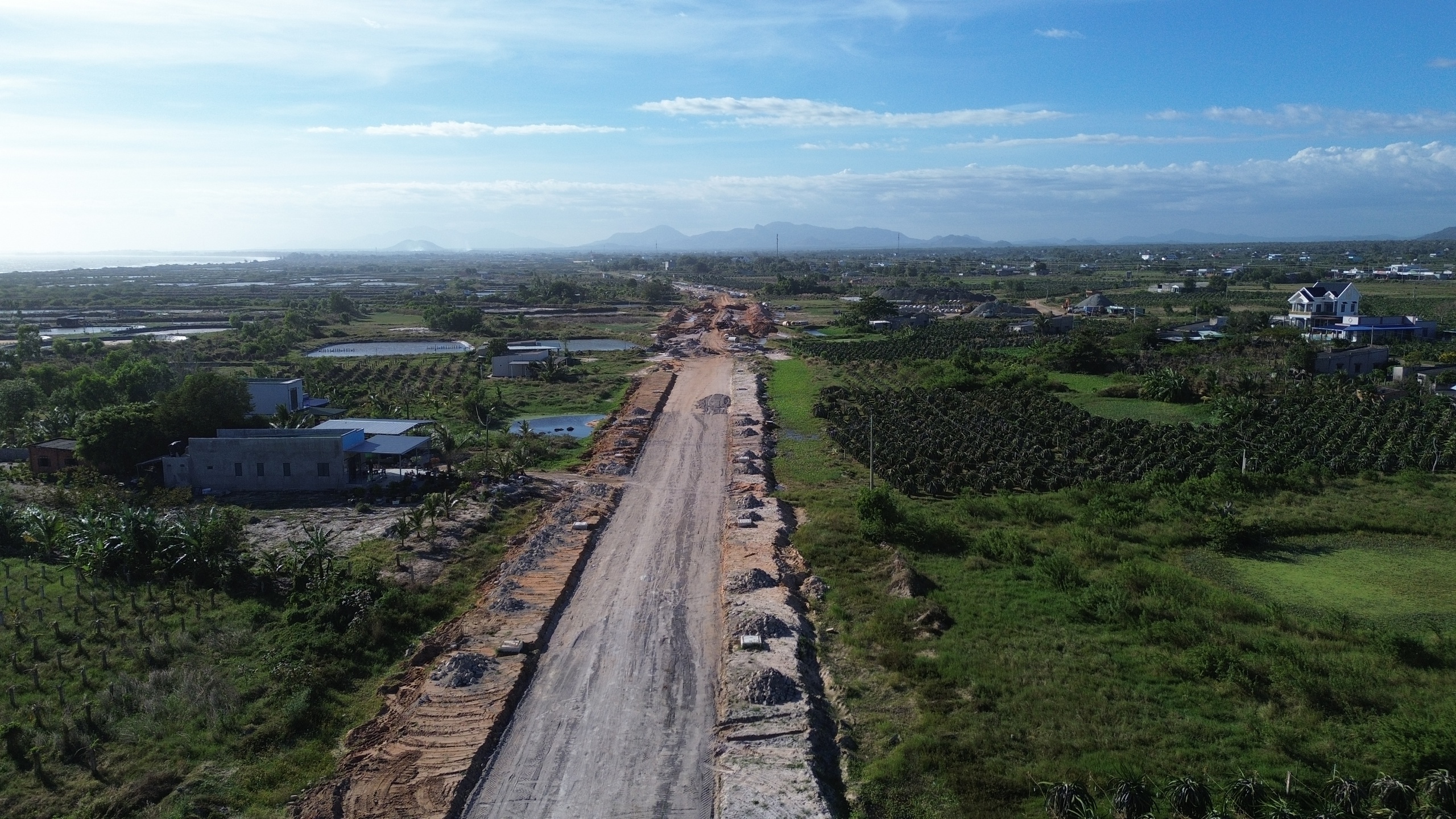 Đẩy nhanh thi c&ocirc;ng đường ven biển H&ograve;n Lan - T&acirc;n Hải ở B&igrave;nh Thuận- Ảnh 3.