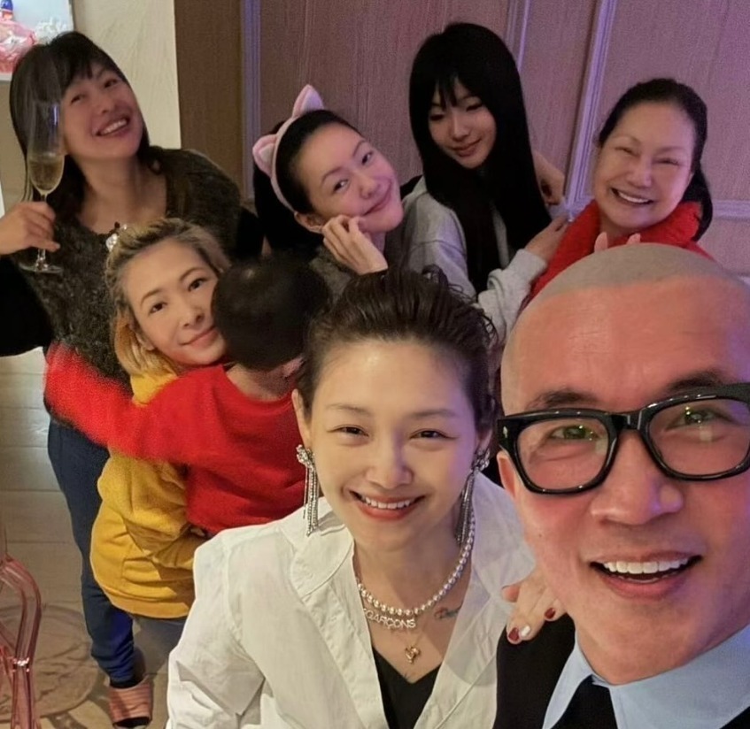 H&agrave;ng x&oacute;m bức x&uacute;c khi tro cốt Từ Hy Vi&ecirc;n được đặt tại nh&agrave;, động th&aacute;i của Từ Hy Đệ g&acirc;y ch&uacute; &yacute;- Ảnh 2.