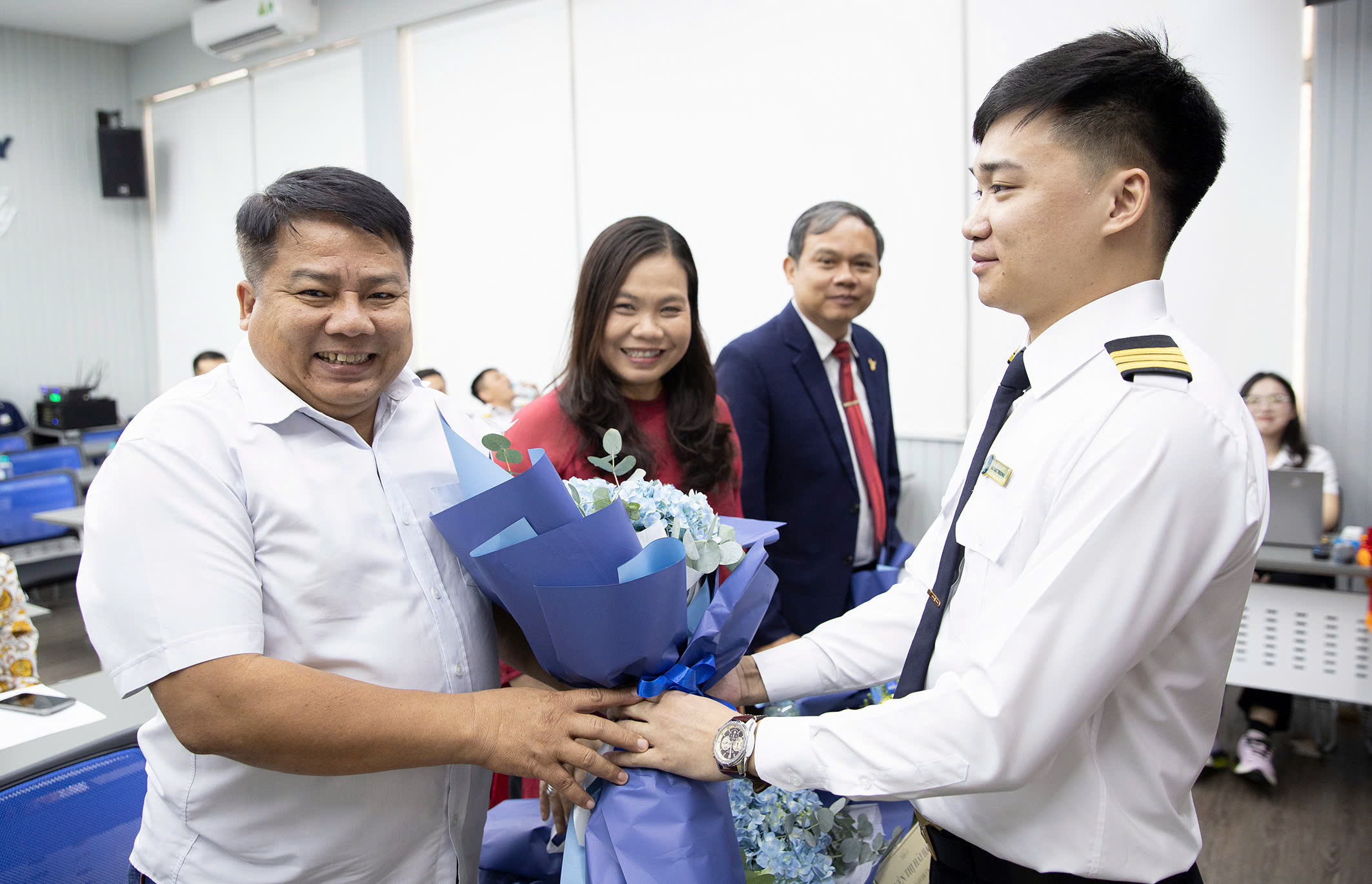 8 phi c&ocirc;ng thủy phi cơ của Học viện H&agrave;ng kh&ocirc;ng Việt Nam tốt nghiệp xuất sắc- Ảnh 8.