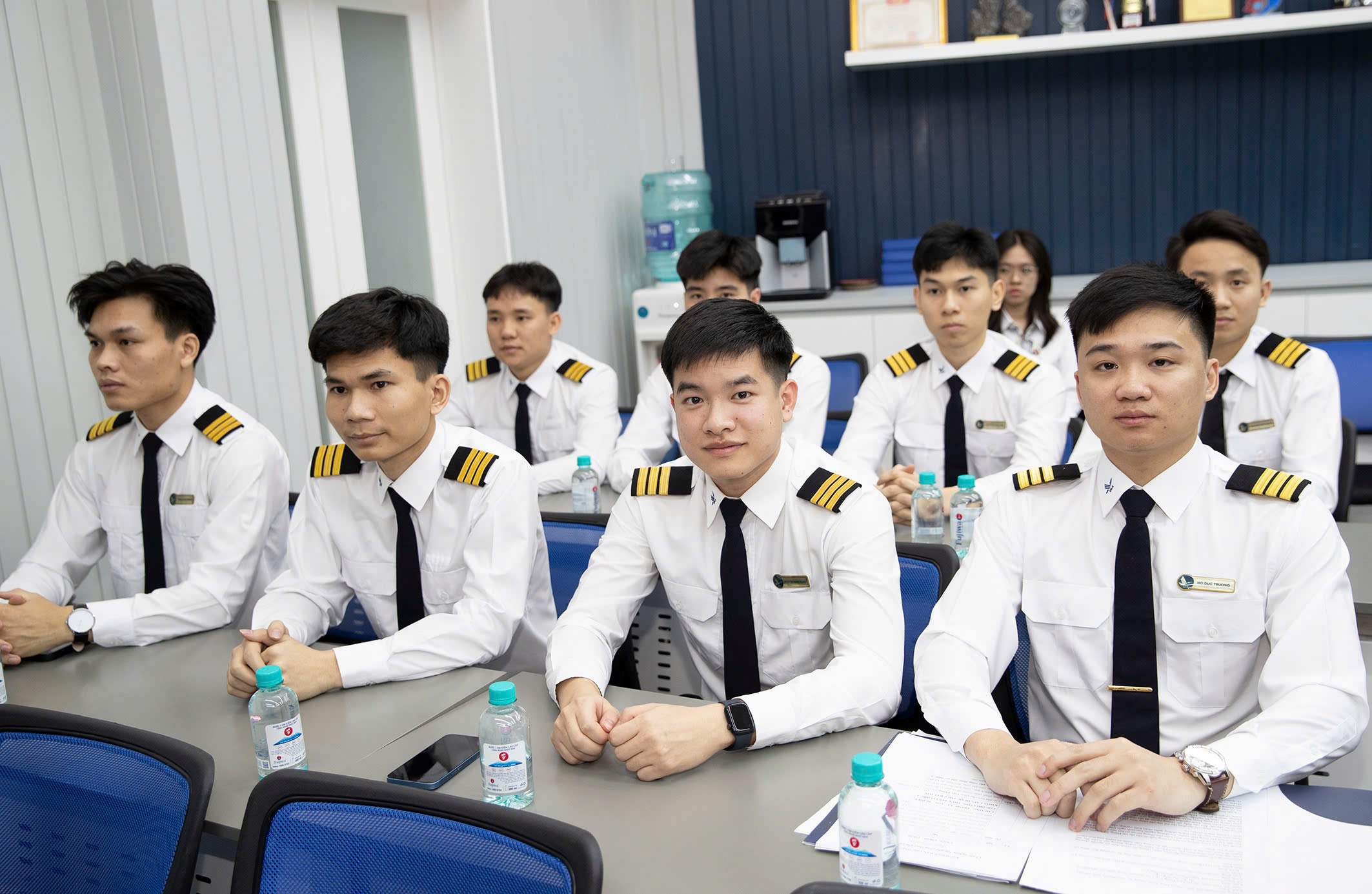 8 phi c&ocirc;ng thủy phi cơ của Học viện H&agrave;ng kh&ocirc;ng Việt Nam tốt nghiệp xuất sắc- Ảnh 6.