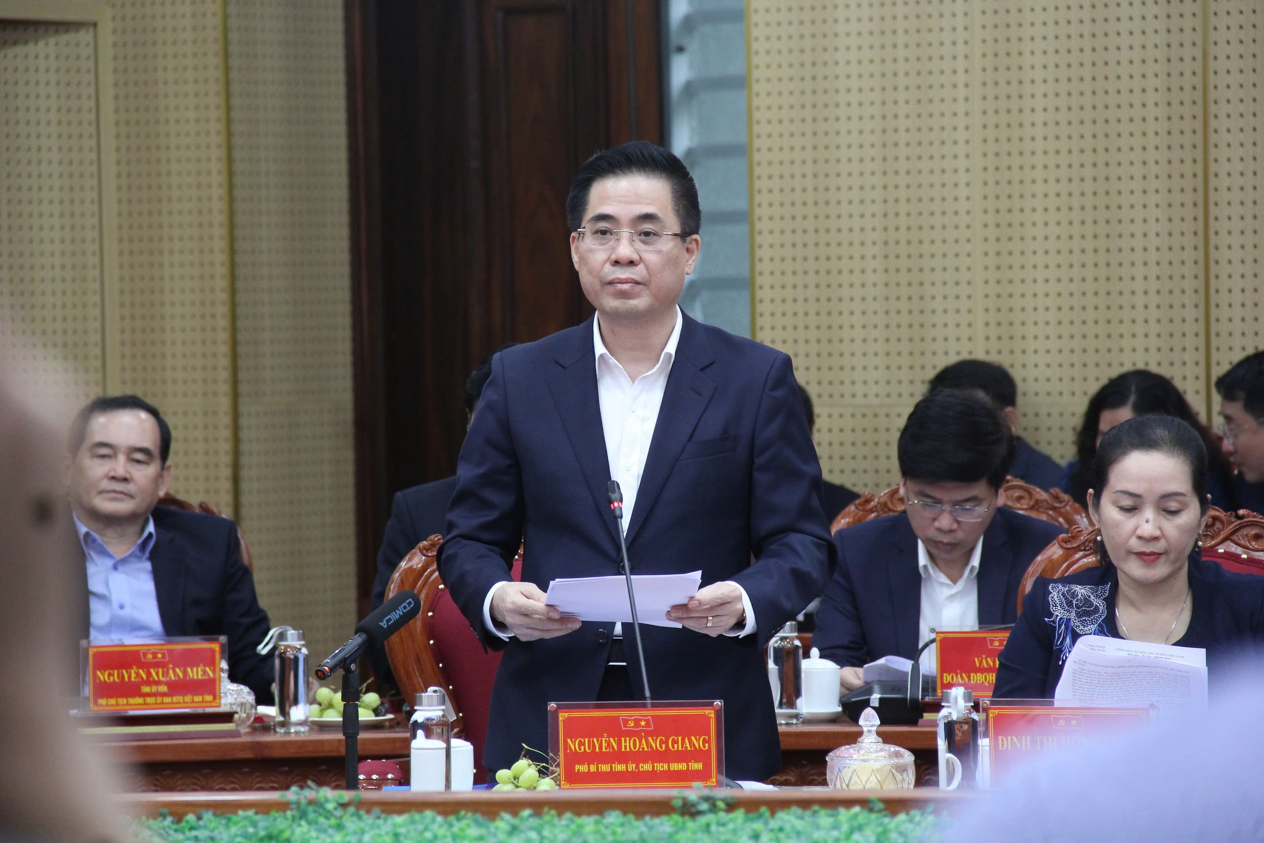 Thủ tướng: Quảng Ng&atilde;i đầu tư mạnh kết cấu hạ tầng, "c&oacute; lợi cho d&acirc;n, cho nước th&igrave; l&agrave;m"- Ảnh 2.