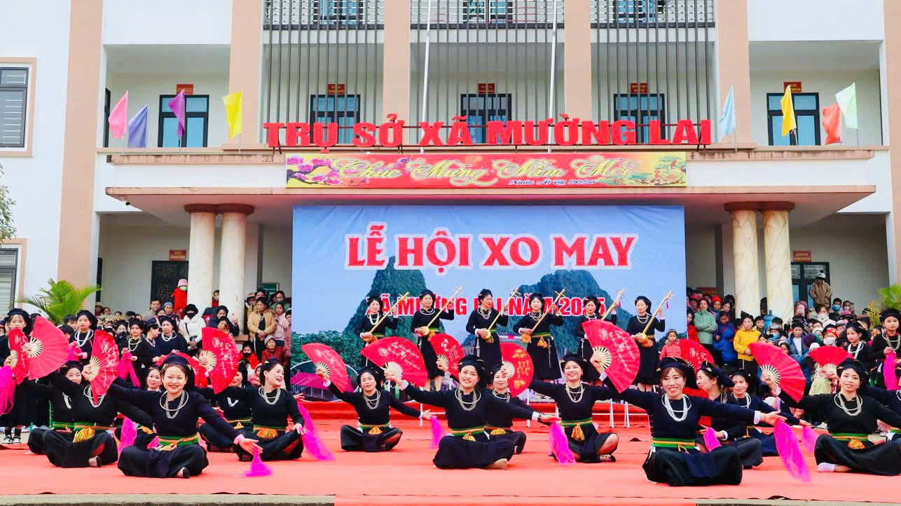 Ngh&igrave;n người n&ocirc; nức dự lễ hội cầu may ở Y&ecirc;n B&aacute;i- Ảnh 4.