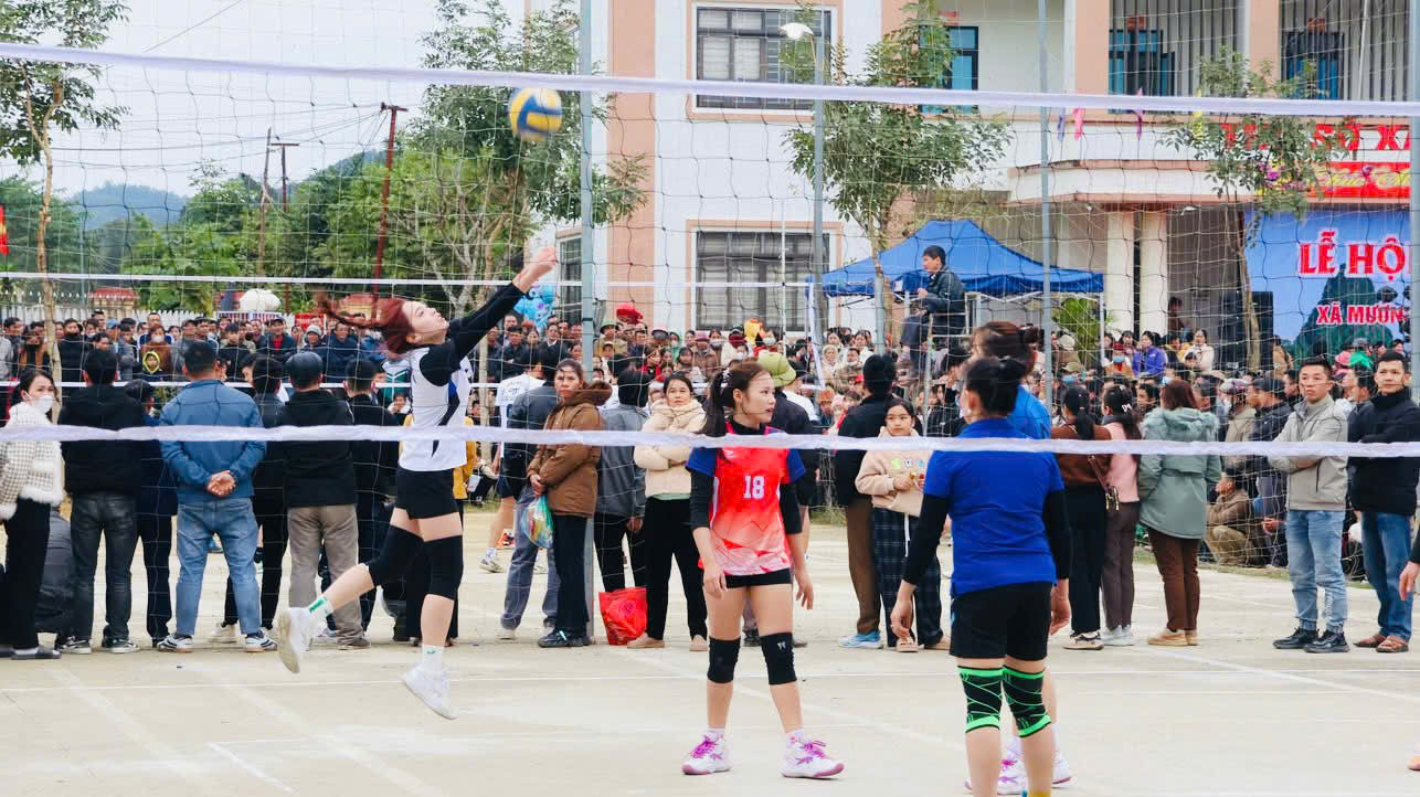 Ngh&igrave;n người n&ocirc; nức dự lễ hội cầu may ở Y&ecirc;n B&aacute;i- Ảnh 14.