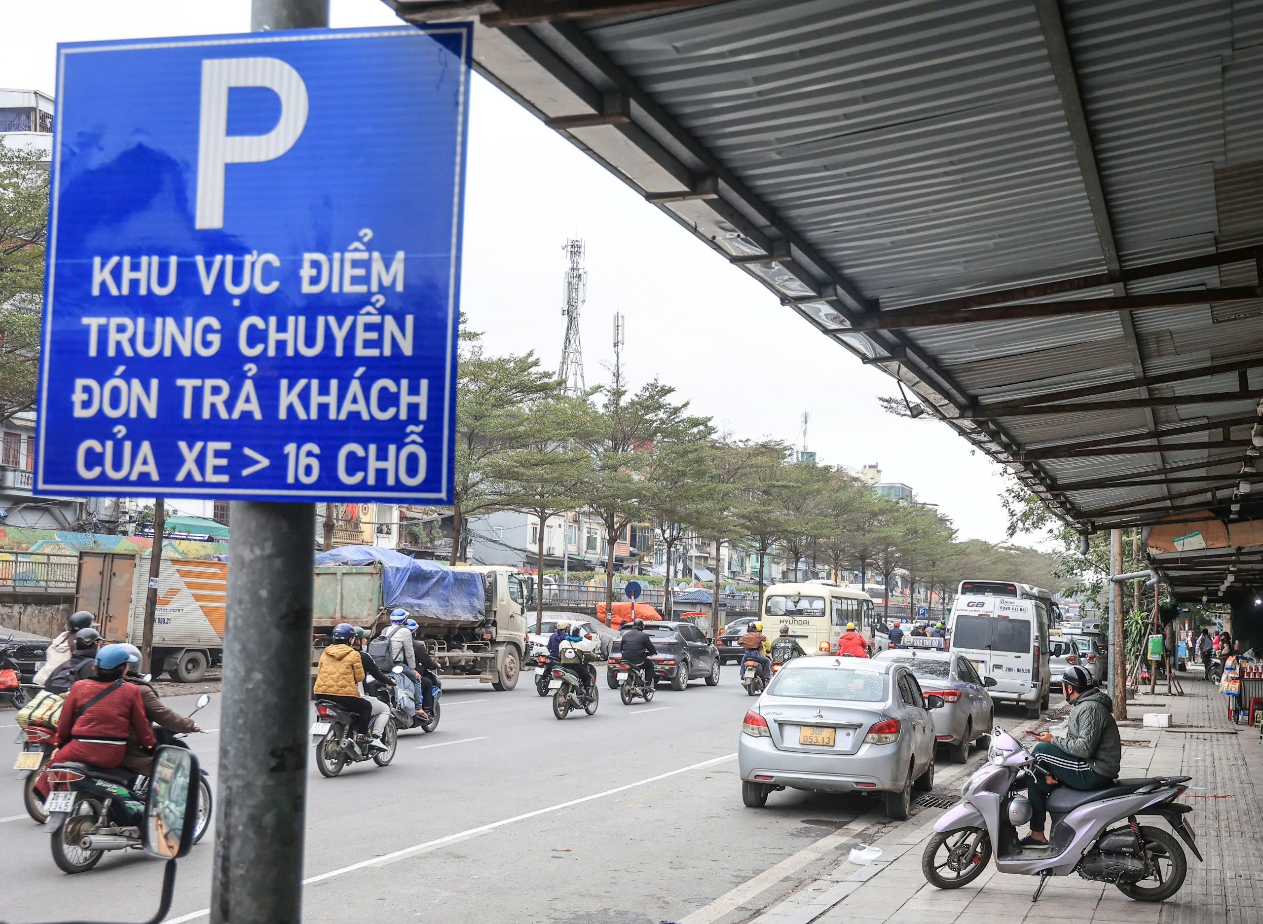 Ng&agrave;y đầu hạn chế xe tr&ecirc;n 16 chỗ v&agrave;o khu vực phố cổ H&agrave; Nội- Ảnh 7.