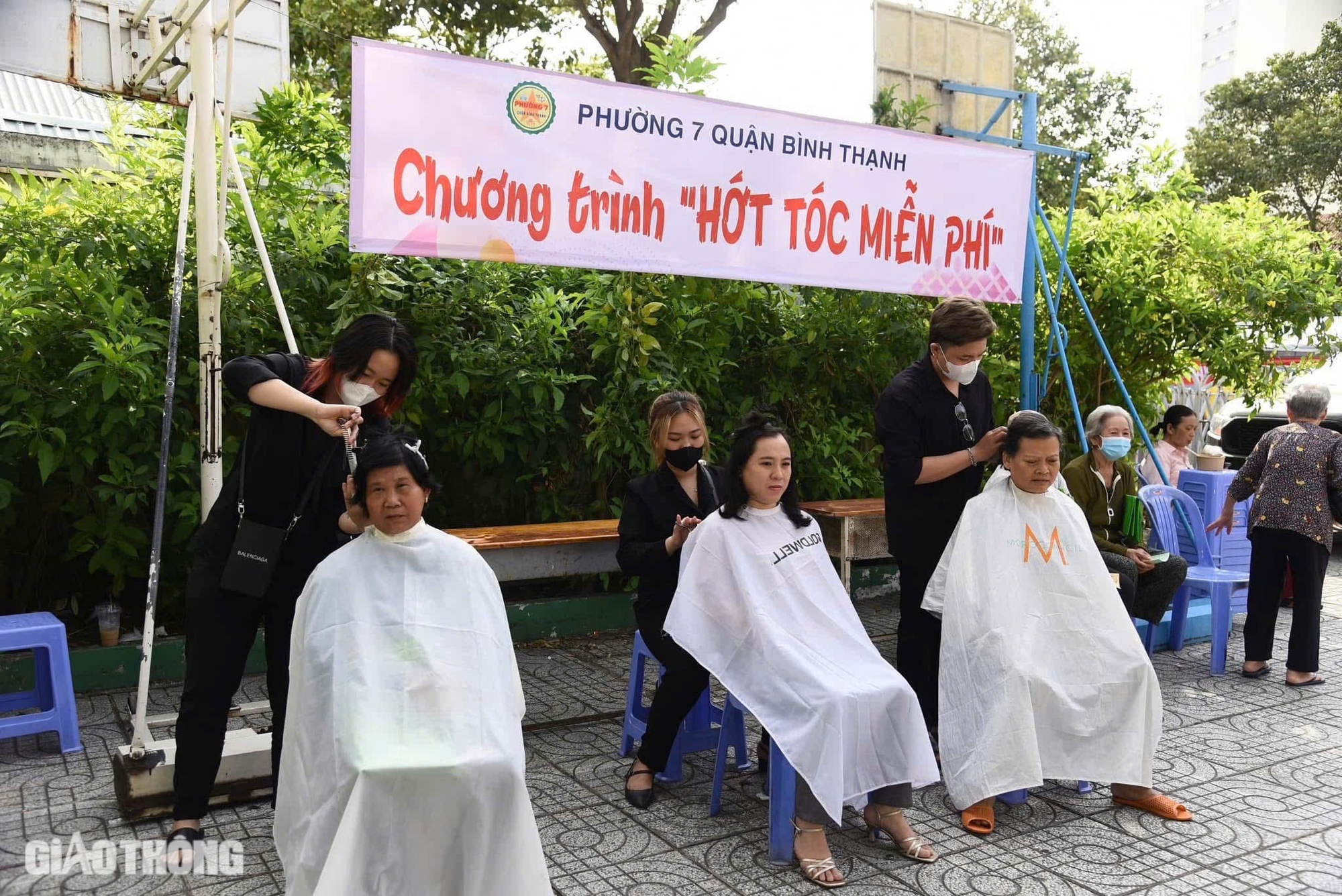 TP.HCM: Người dân phấn khởi trải nghiệm dịch vụ 0 đồng tại ngày hội nghĩa tình- Ảnh 6. TP.HCM: Người dân phấn khởi trải nghiệm dịch vụ 0 đồng tại ngày hội nghĩa tình- Ảnh 6.