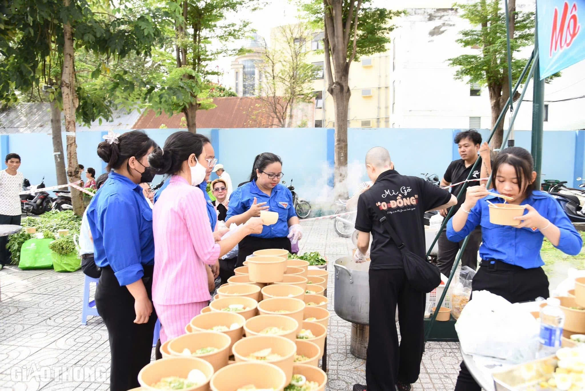 TP.HCM: Người dân phấn khởi trải nghiệm dịch vụ 0 đồng tại ngày hội nghĩa tình- Ảnh 8. TP.HCM: Người dân phấn khởi trải nghiệm dịch vụ 0 đồng tại ngày hội nghĩa tình- Ảnh 8.