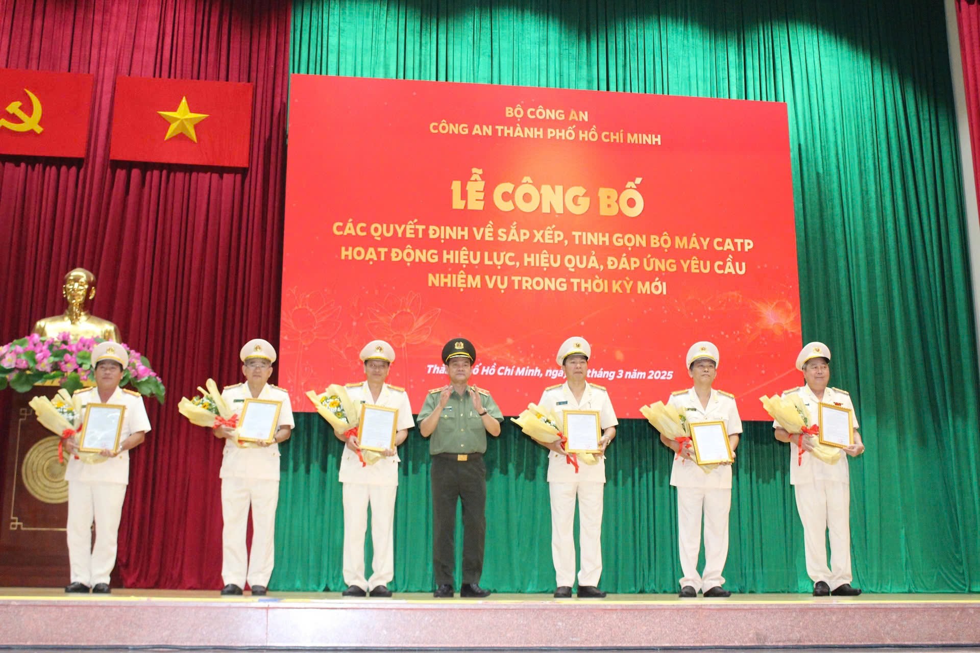 C&ocirc;ng an TP.HCM c&ocirc;ng bố bộ m&aacute;y hoạt động mới, tinh giản c&ograve;n 33 đầu mối- Ảnh 2.