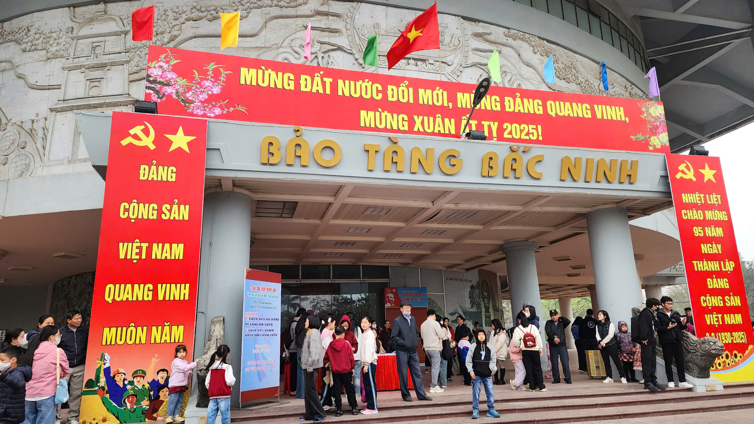 Du kh&aacute;ch tham gia tour du lịch bằng xe bu&yacute;t miễn ph&iacute; ở Bắc Ninh n&oacute;i g&igrave;?- Ảnh 2.