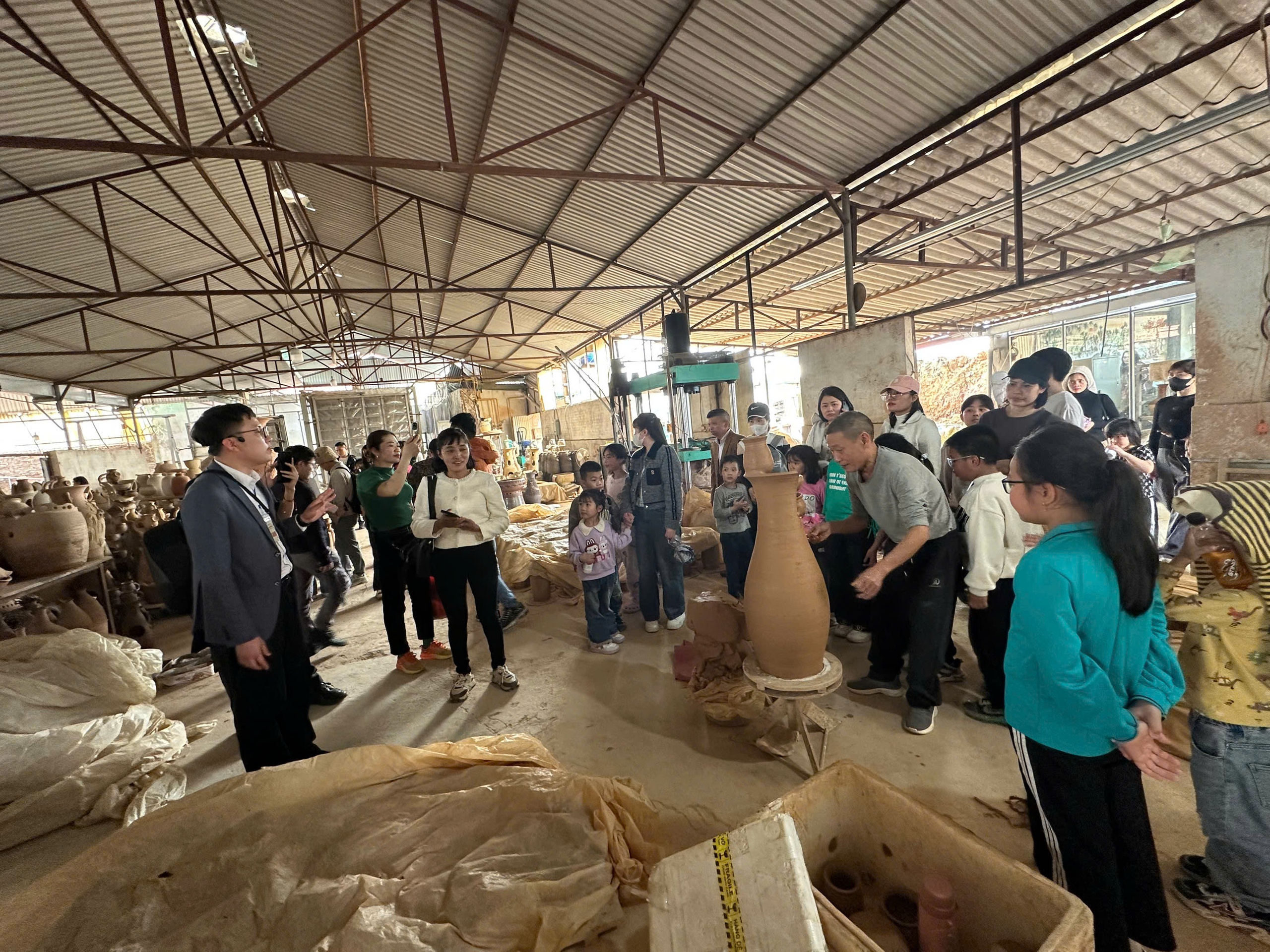 Du kh&aacute;ch tham gia tour du lịch bằng xe bu&yacute;t miễn ph&iacute; ở Bắc Ninh n&oacute;i g&igrave;?- Ảnh 32.