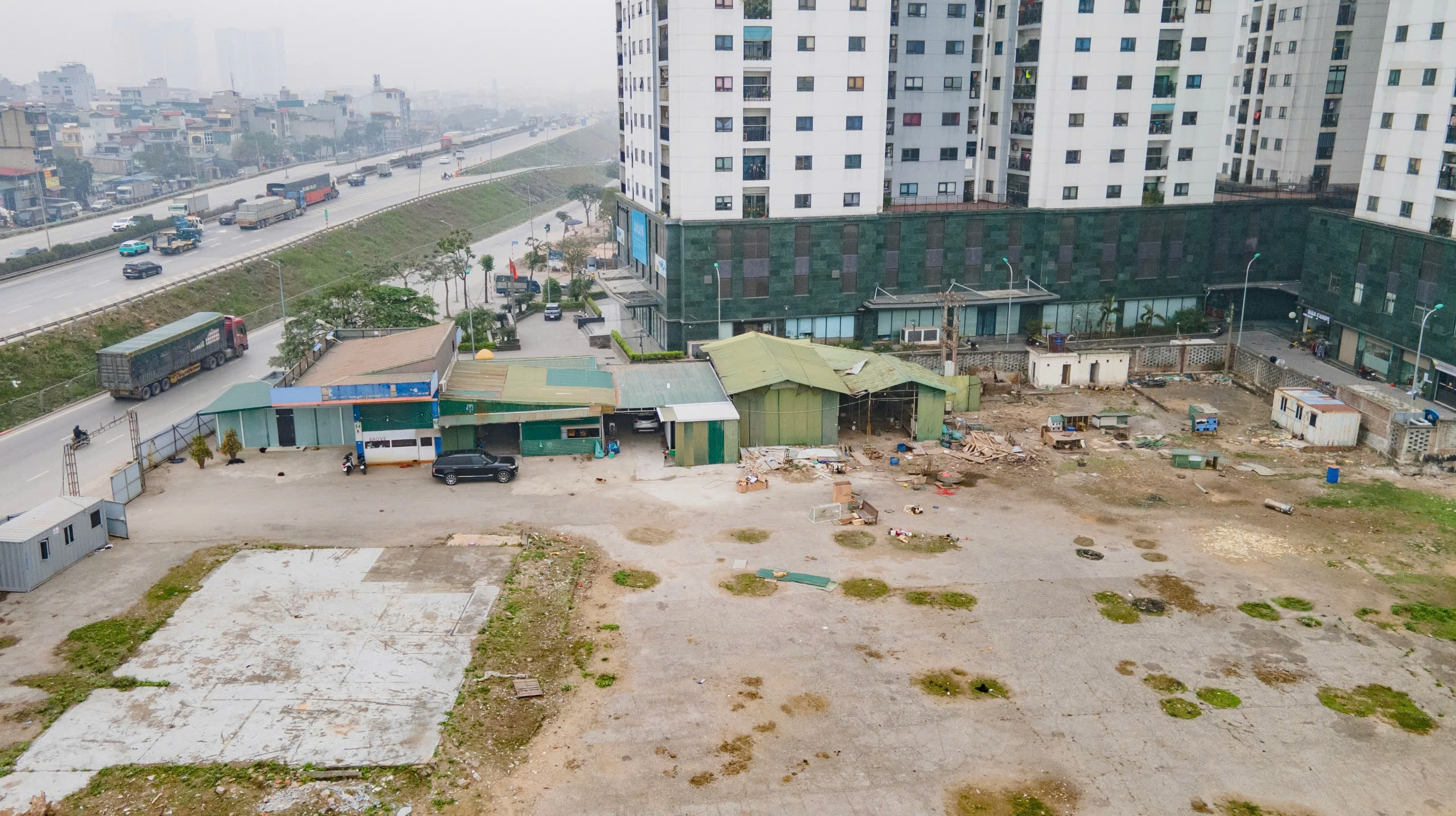 Toàn cảnh khu vực thi công bến xe khách Yên Sở sau 10 năm chờ đợi- Ảnh 4. Toàn cảnh khu vực thi công bến xe khách Yên Sở sau 10 năm chờ đợi- Ảnh 4.