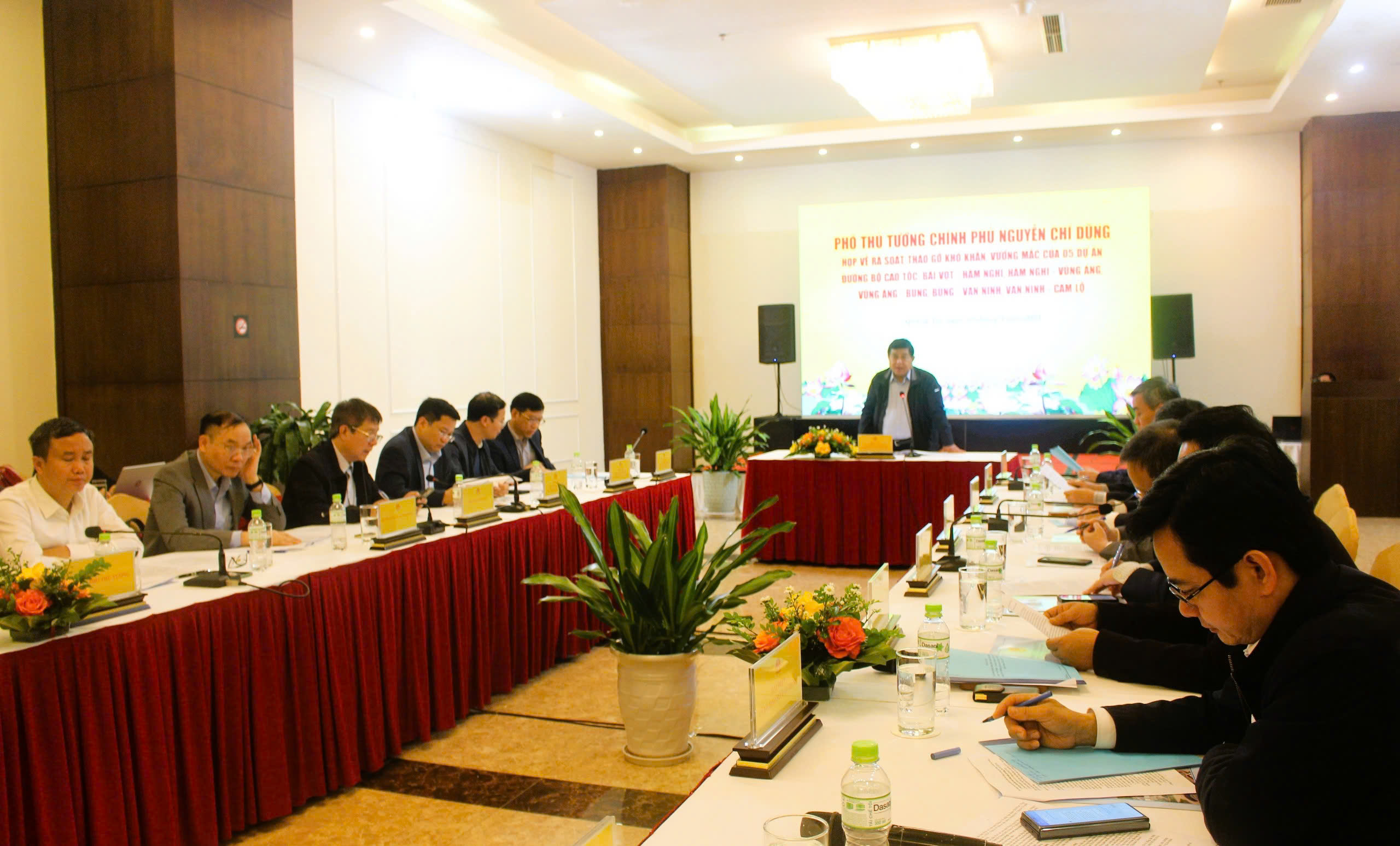 Ph&oacute; thủ tướng: Th&ocirc;ng to&agrave;n tuyến cao tốc từ H&agrave; Tĩnh đến Quảng Trị v&agrave;o 30/6- Ảnh 1.