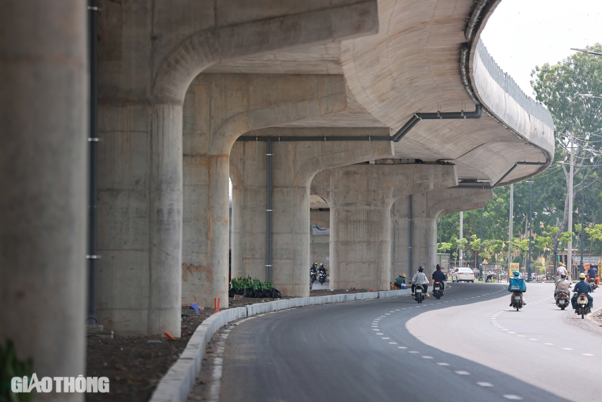 Cận cảnh cầu vượt trước nh&agrave; ga T3 sắp đưa v&agrave;o khai th&aacute;c- Ảnh 12.