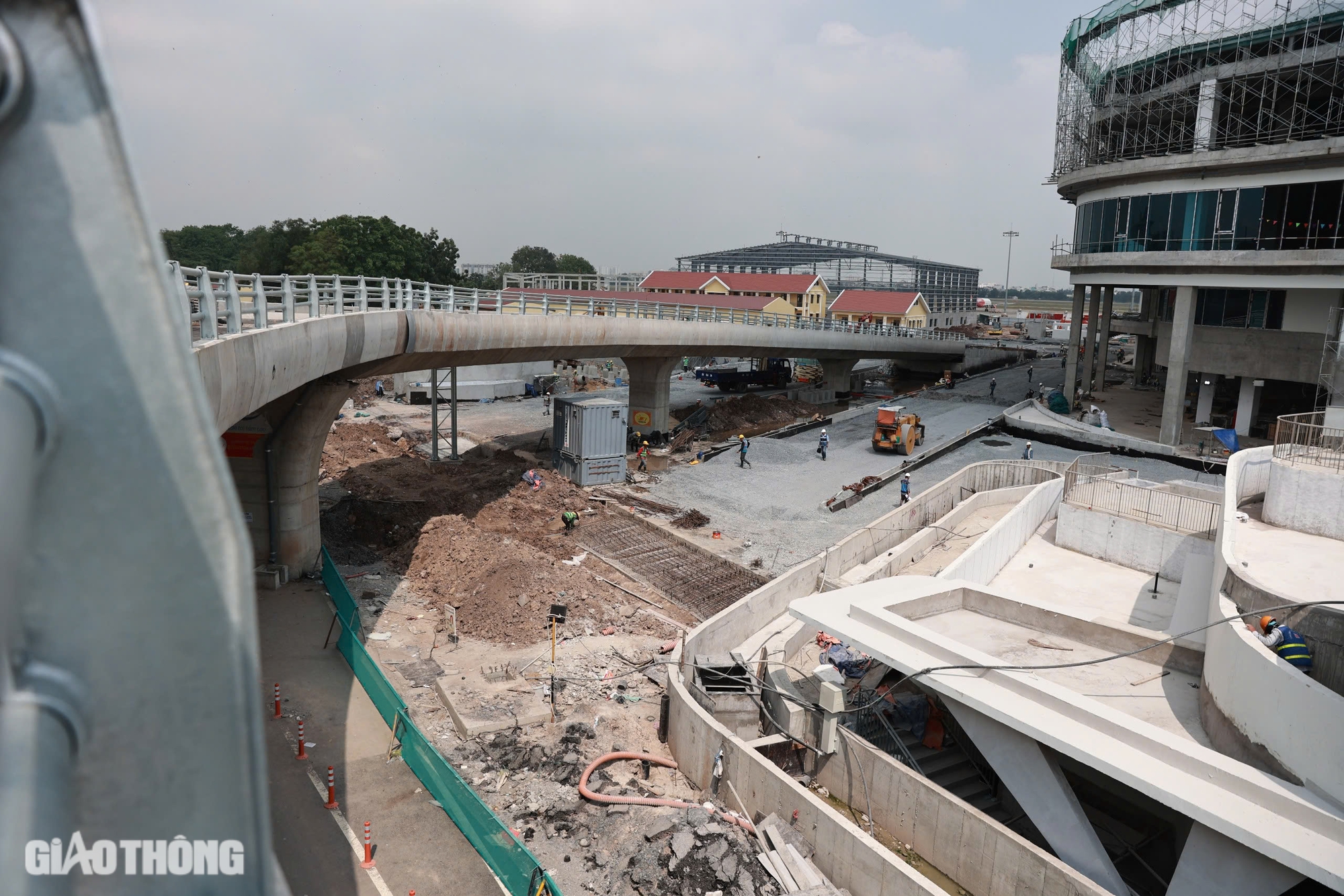 Cận cảnh cầu vượt trước nh&agrave; ga T3 sắp đưa v&agrave;o khai th&aacute;c- Ảnh 11.