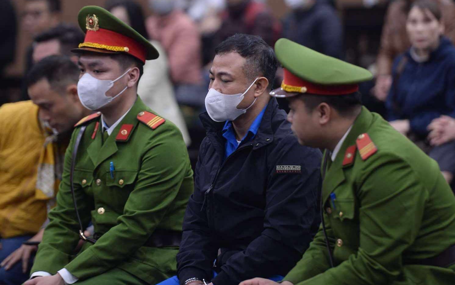 Hơn 70 bị hại tới phi&ecirc;n xử vụ ch&aacute;y chung cư mini l&agrave;m 56 người chết