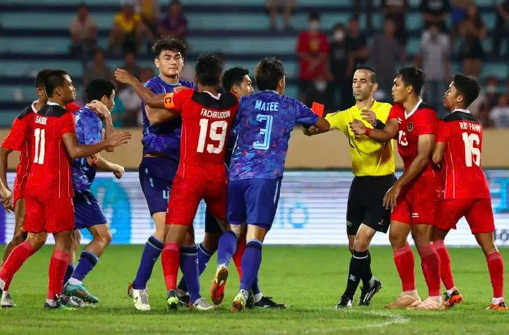 "M&aacute;y r&uacute;t thẻ" bắt trận đầu ti&ecirc;n của tuyển Việt Nam ở v&ograve;ng loại Asian Cup- Ảnh 1.