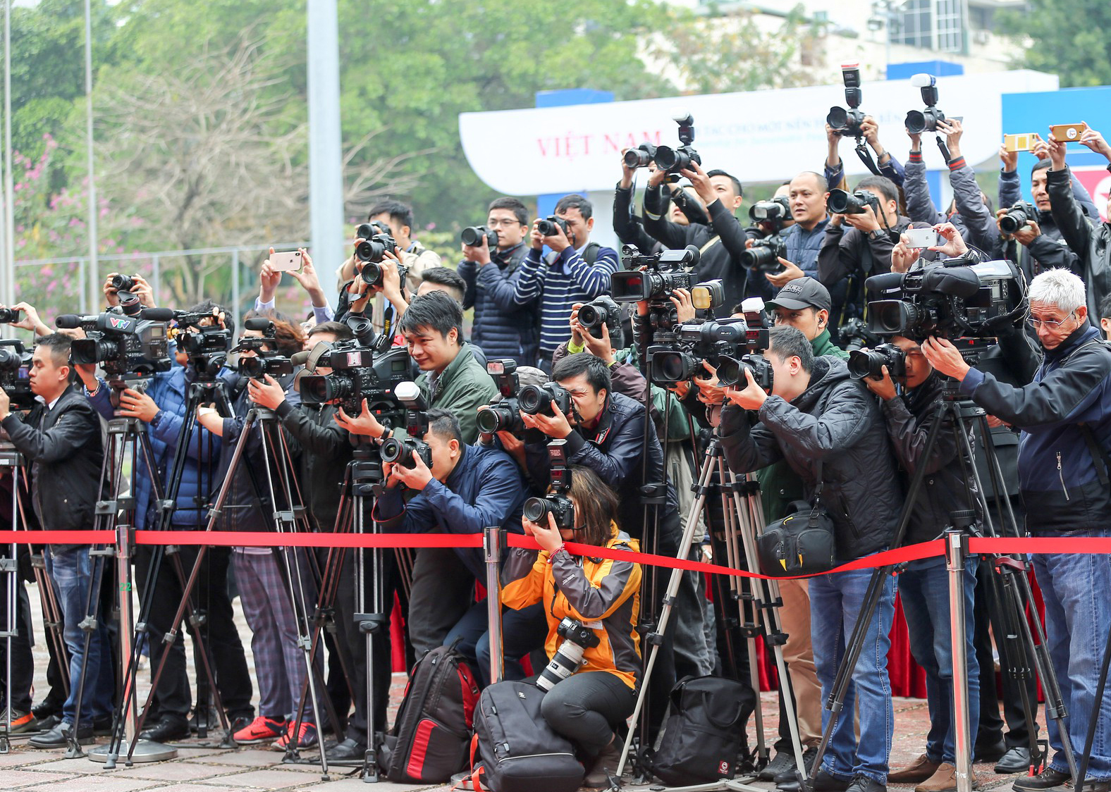 Giảm thuế, b&aacute;o ch&iacute; bớt kh&oacute; khăn- Ảnh 1.