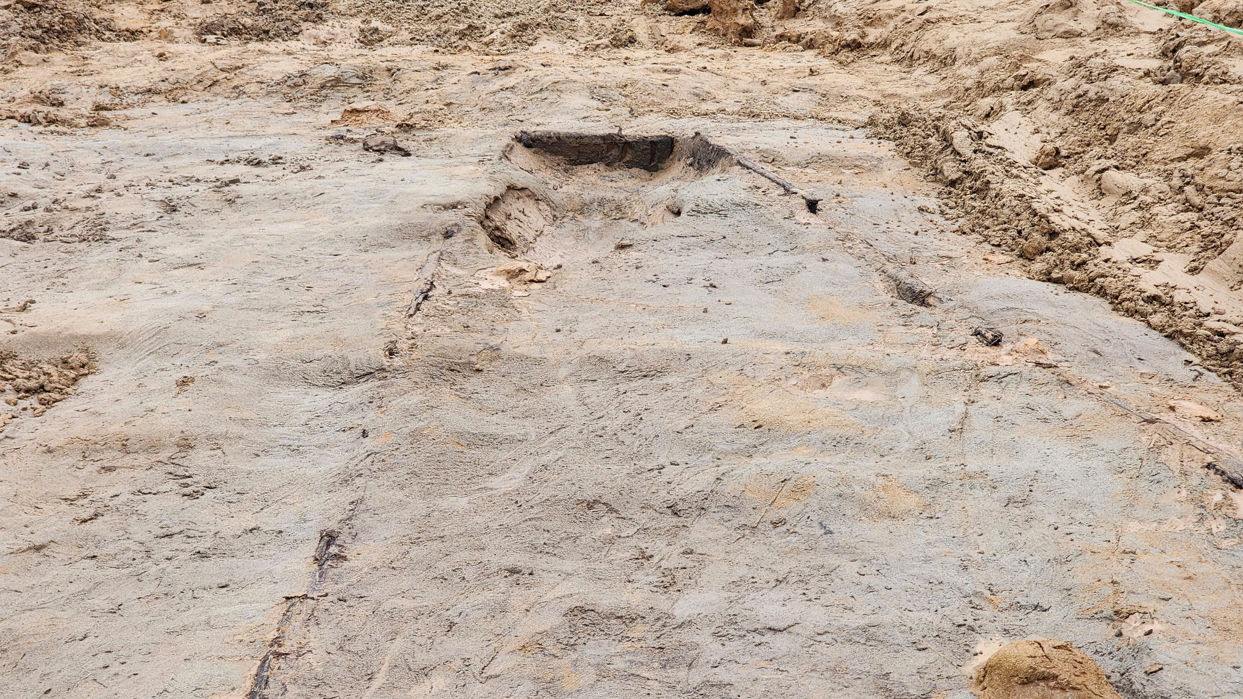 Khai quật 2 thuyền độc mộc cổ ở Bắc Ninh- Ảnh 21.