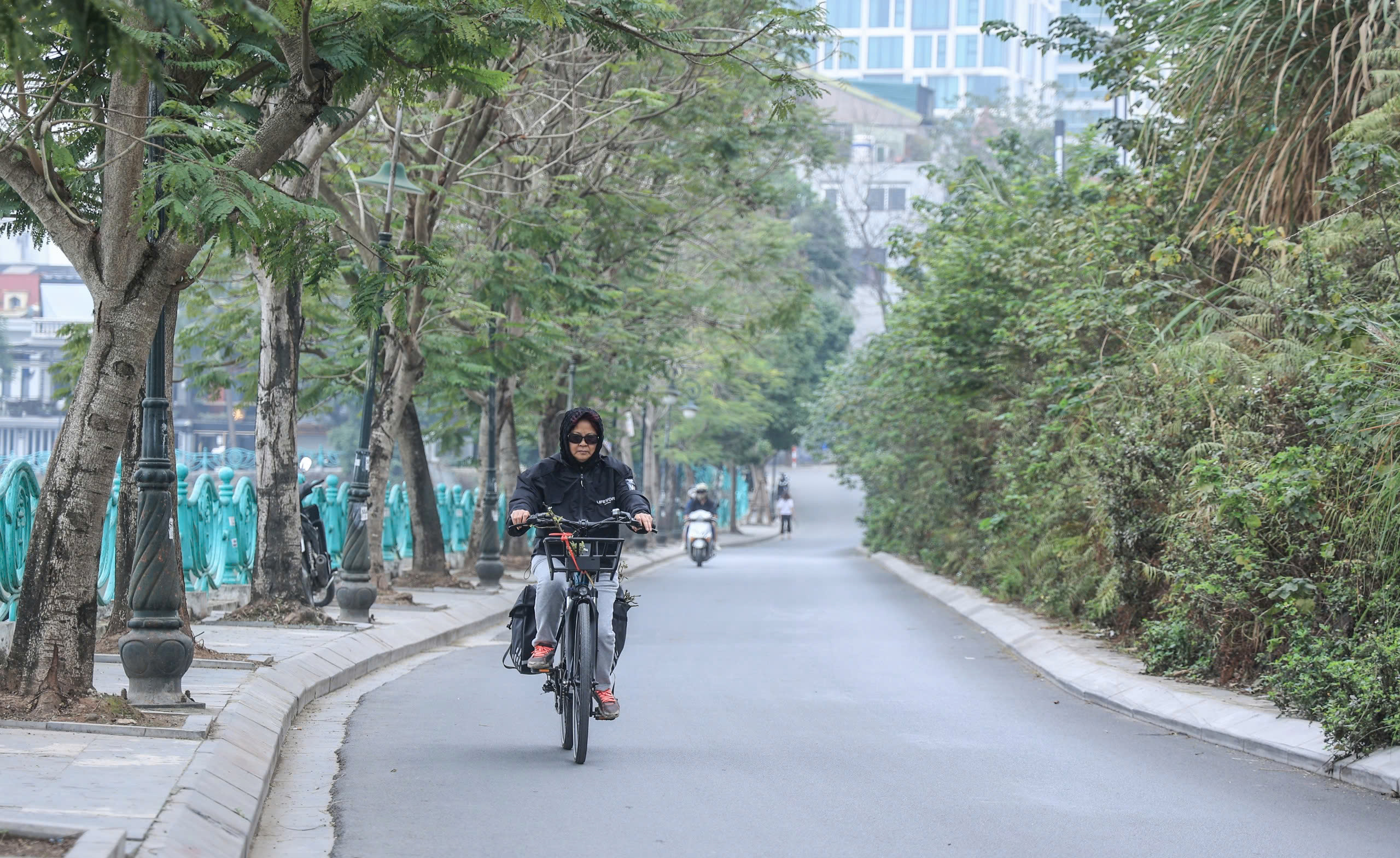 Hiện trạng hai tuyến đường ven Hồ T&acirc;y sắp được mở rộng l&ecirc;n 21m- Ảnh 5.
