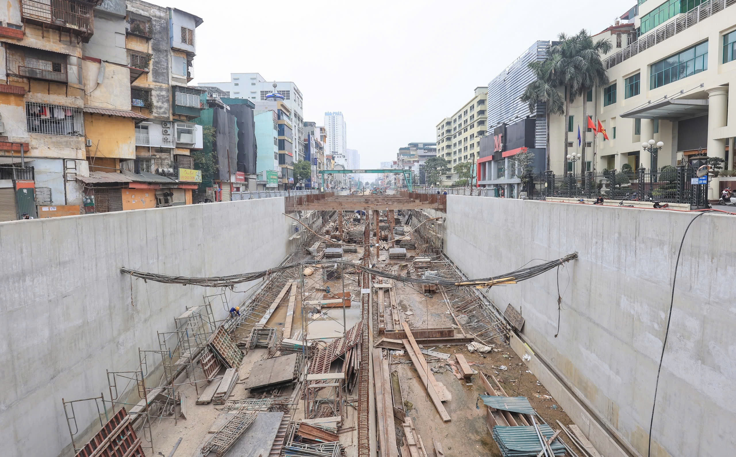 Toàn cảnh hầm chui Giải Phóng - Kim Đồng sau gần 2,5 năm thi công- Ảnh 8. Toàn cảnh hầm chui Giải Phóng - Kim Đồng sau gần 2,5 năm thi công- Ảnh 8.