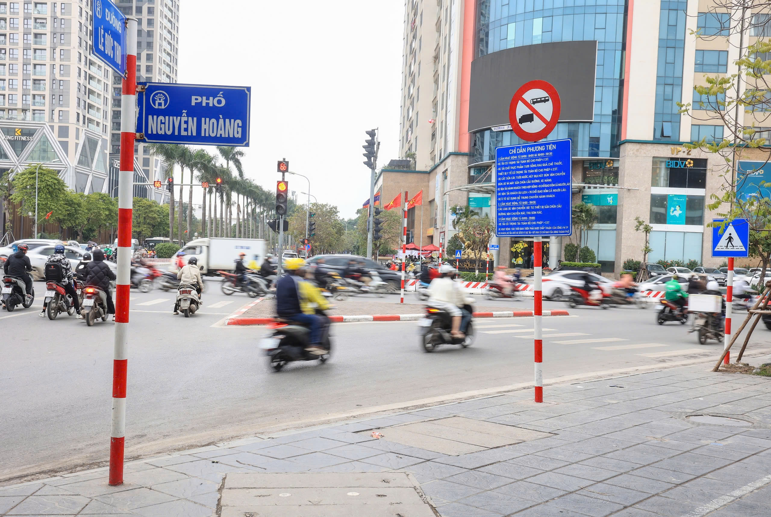 H&agrave; Nội sửa chữa, thay thế hơn 1.200 bộ đ&egrave;n t&iacute;n hiệu giao th&ocirc;ng- Ảnh 1.