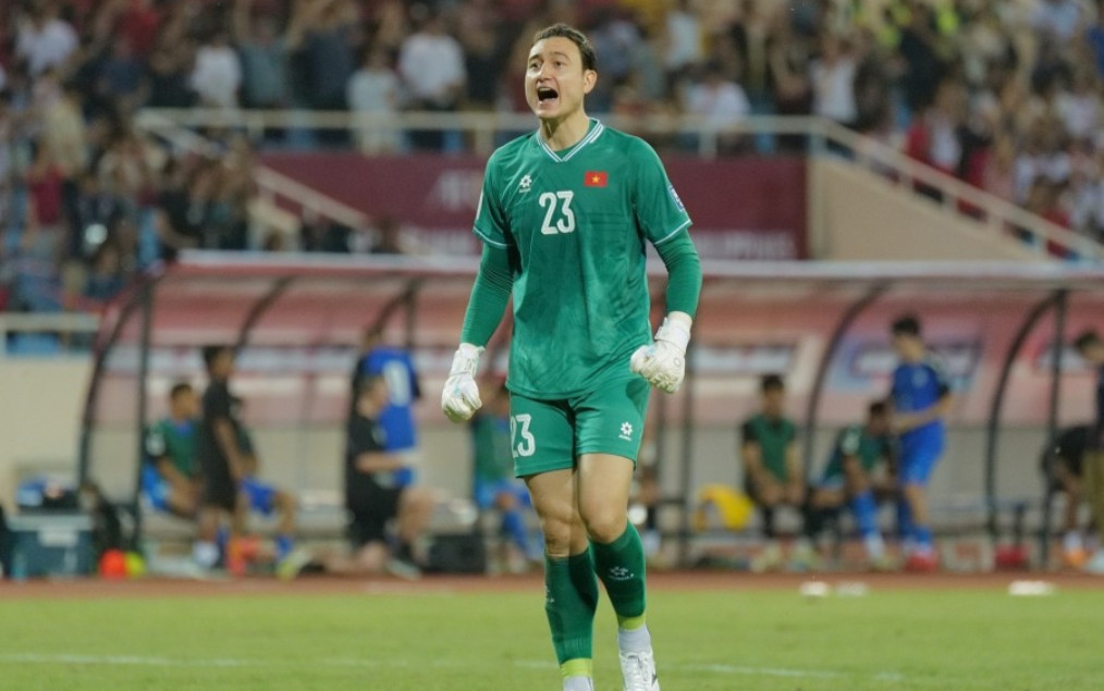 Tr&ograve; cưng thầy Park hết cửa kho&aacute;c &aacute;o đội tuyển Việt Nam?- Ảnh 1.