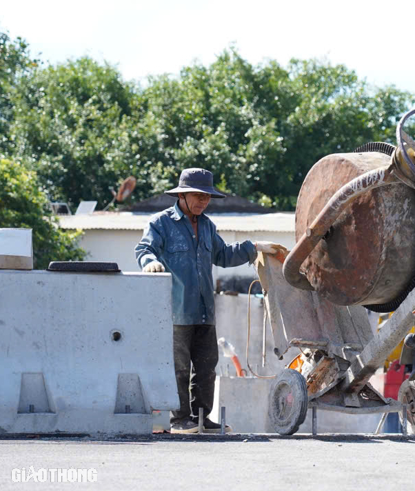 To&agrave;n cảnh nh&aacute;nh ph&iacute;a Đ&ocirc;ng cao tốc Bến Lức - Long Th&agrave;nh sẽ th&ocirc;ng xe dịp 30/4- Ảnh 9.