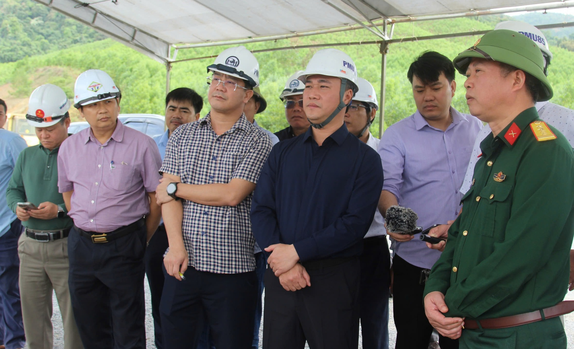 Thứ trưởng Nguyễn Việt H&ugrave;ng: Tập trung tối đa đẩy tiến độ cao tốc Ho&agrave;i Nhơn - Quy Nhơn- Ảnh 1.