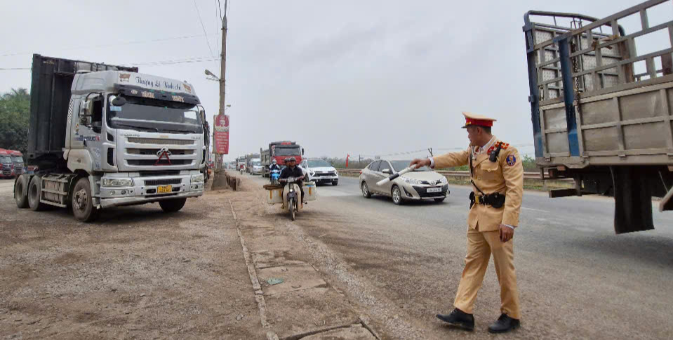 Quyết liệt xử l&yacute; vi phạm, TNGT tại Bắc Giang giảm s&acirc;u ở cả 3 ti&ecirc;u ch&iacute;- Ảnh 1.