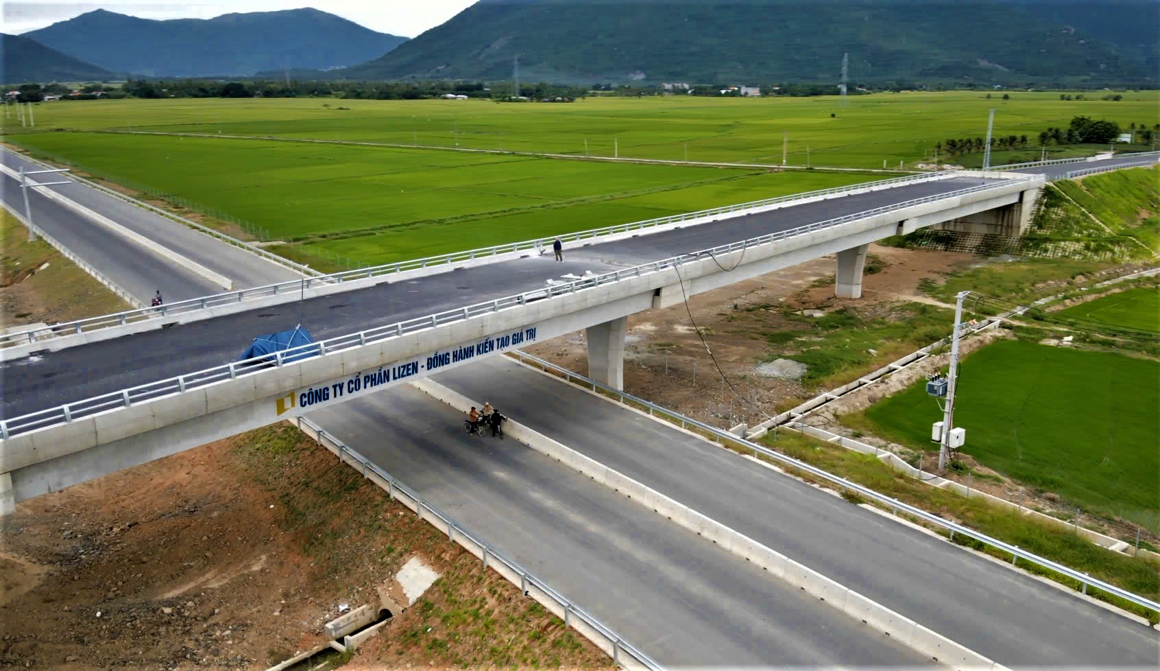 LIZEN l&agrave; nh&agrave; thầu ti&ecirc;n phong về đ&iacute;ch tr&ecirc;n cao tốc V&acirc;n Phong - Nha Trang- Ảnh 6.