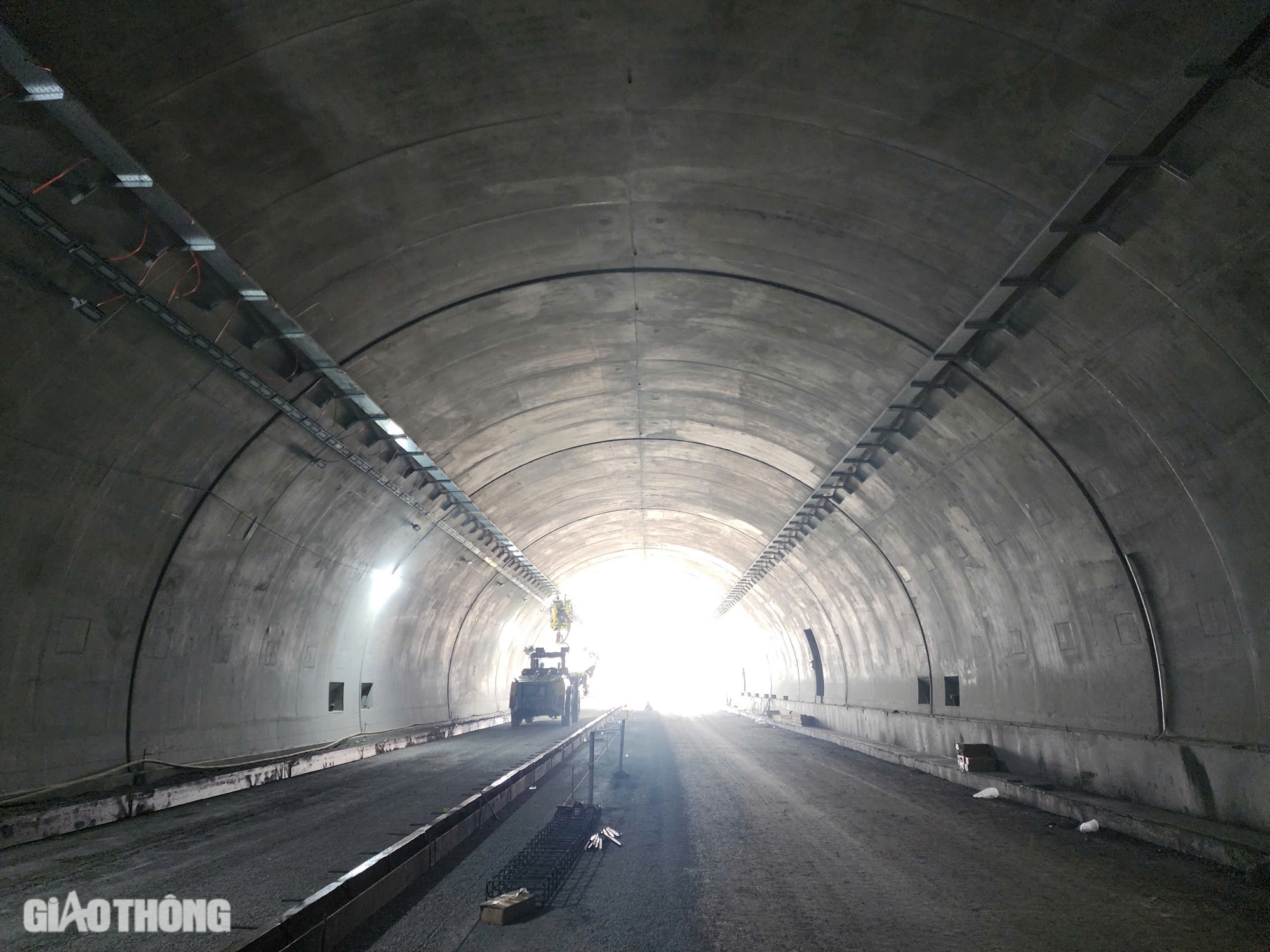 Hình hài hầm xuyên núi hơn 1.000 tỷ đồng qua Hà Tĩnh- Ảnh 4. Hình hài hầm xuyên núi hơn 1.000 tỷ đồng qua Hà Tĩnh- Ảnh 4.
