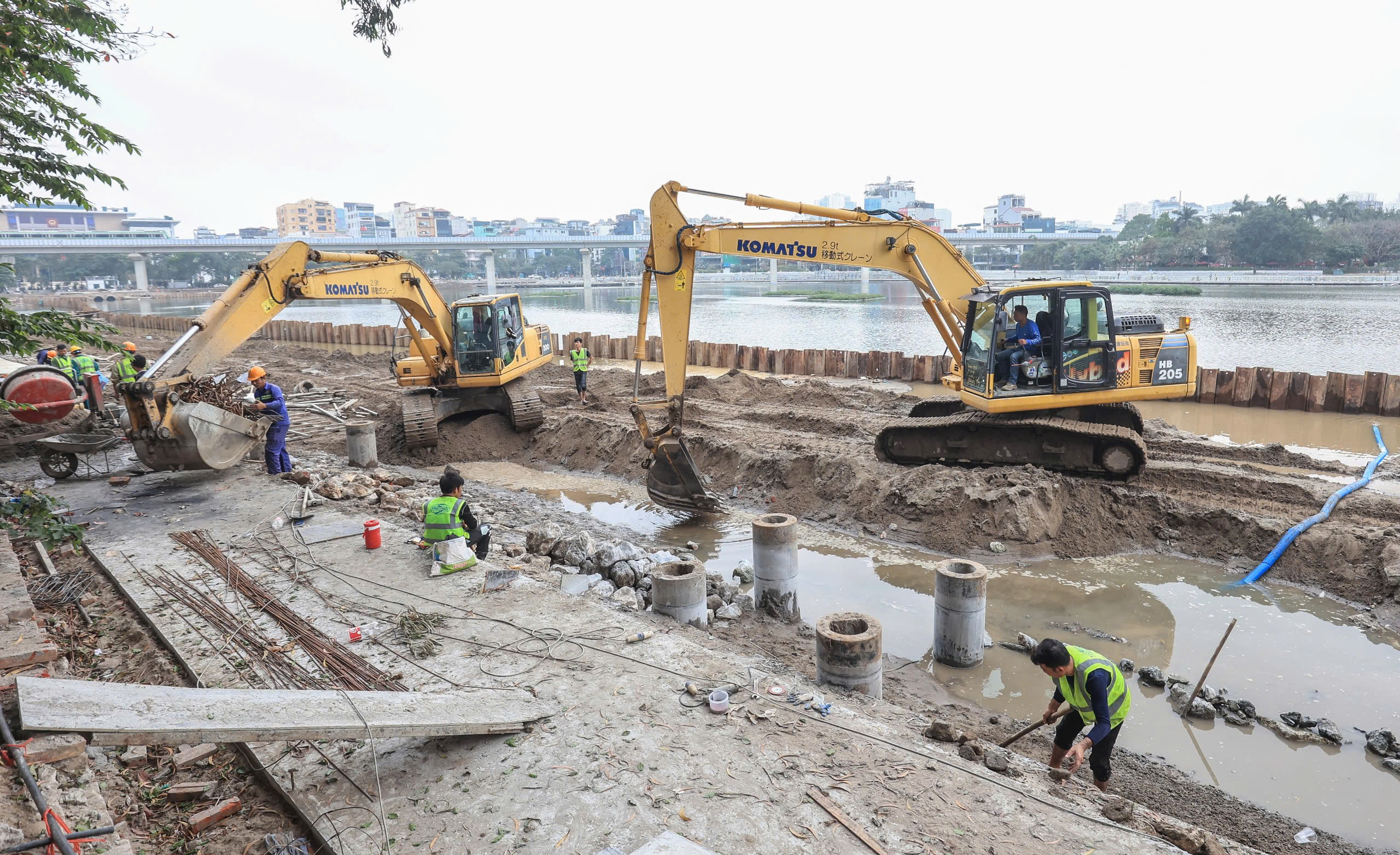 Cận cảnh công trường hồ Đống Đa sau 8 tháng cải tạo- Ảnh 11. Cận cảnh công trường hồ Đống Đa sau 8 tháng cải tạo- Ảnh 11.