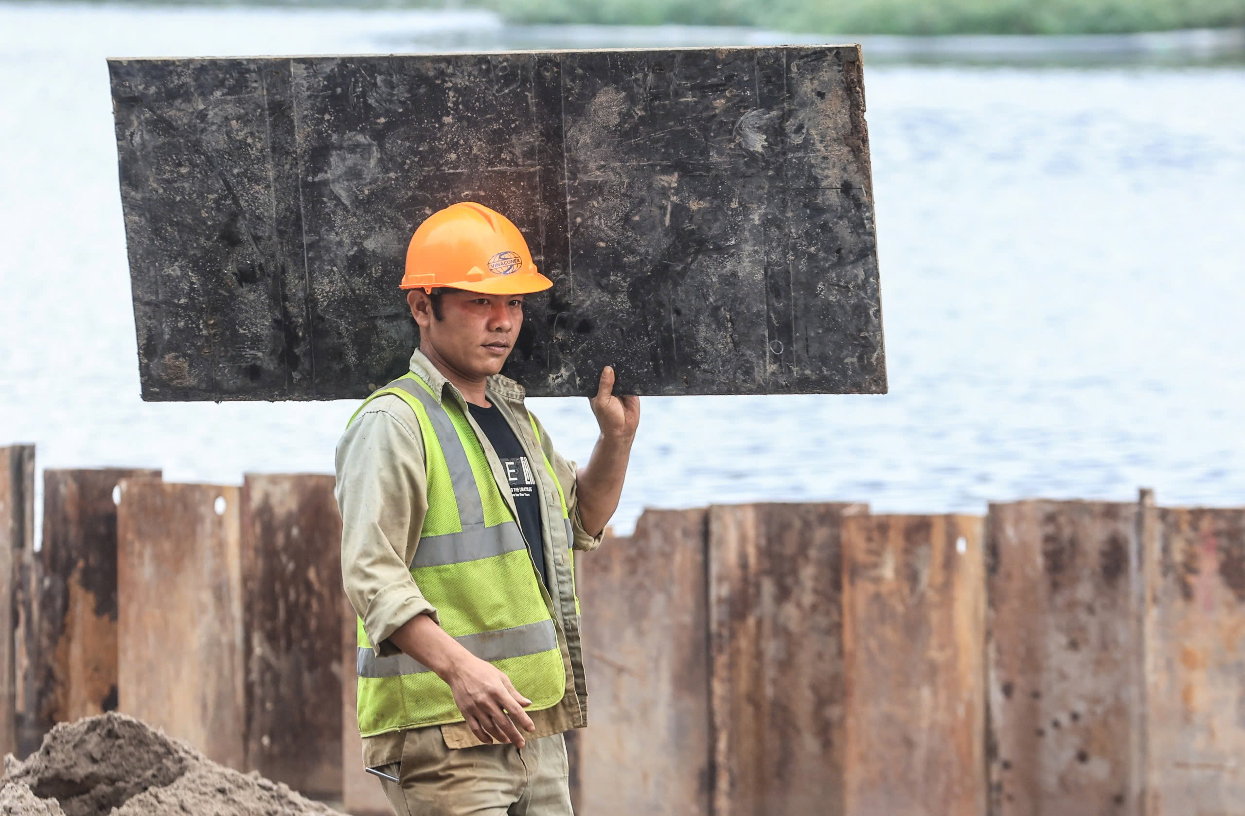 Cận cảnh công trường hồ Đống Đa sau 8 tháng cải tạo- Ảnh 8. Cận cảnh công trường hồ Đống Đa sau 8 tháng cải tạo- Ảnh 8.